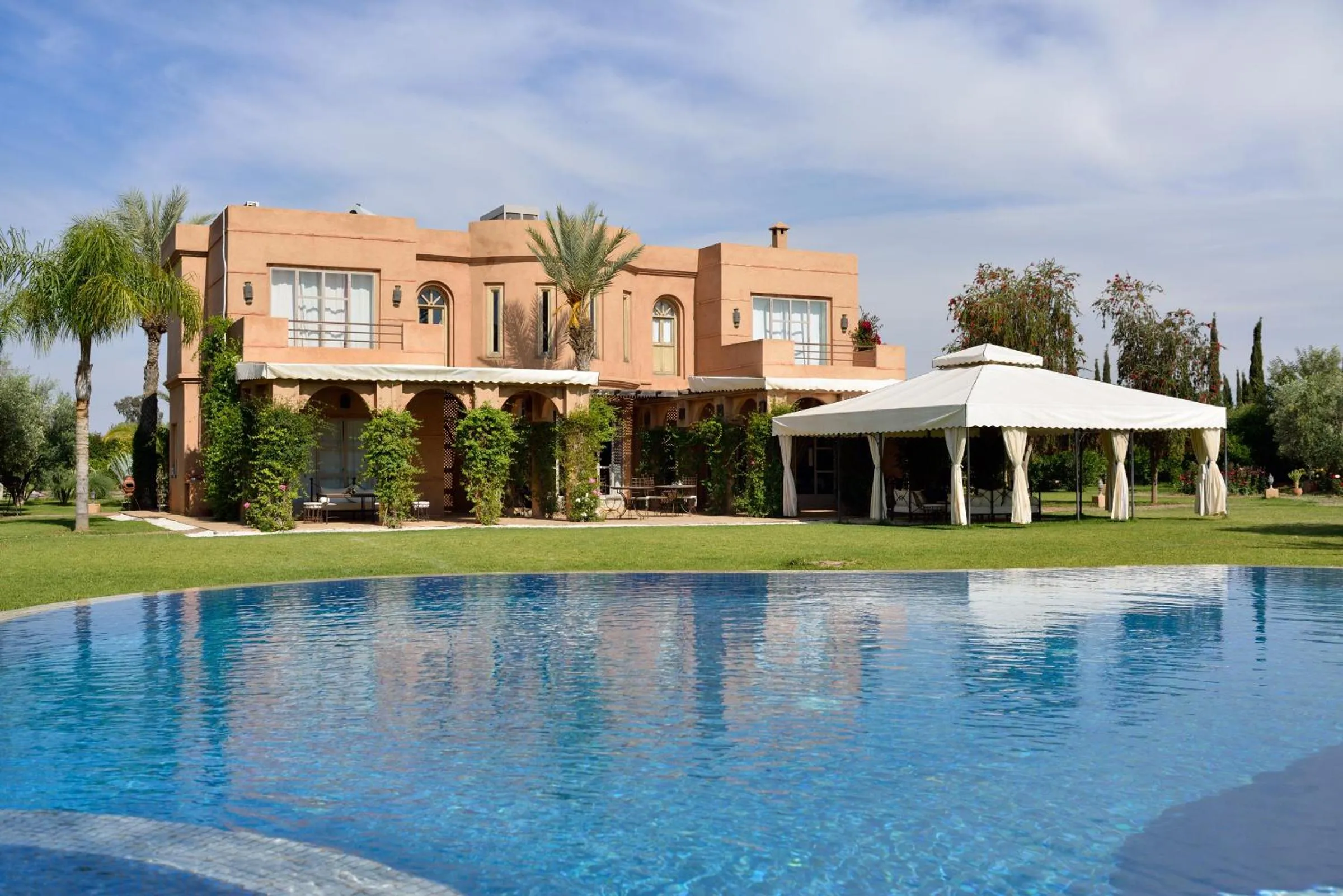 Pool view in Villa Dinari