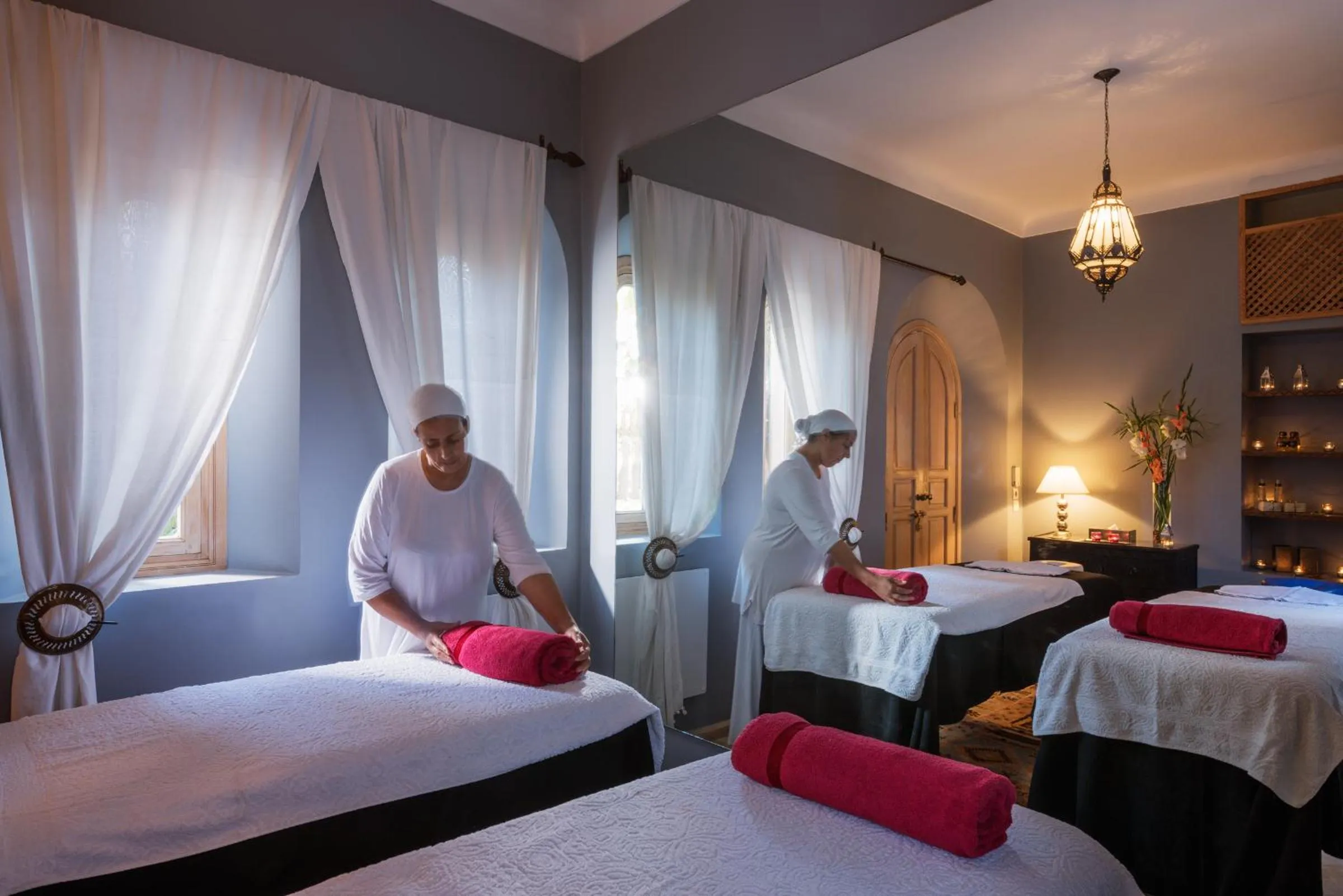 Steam room, Bed in Villa Dinari