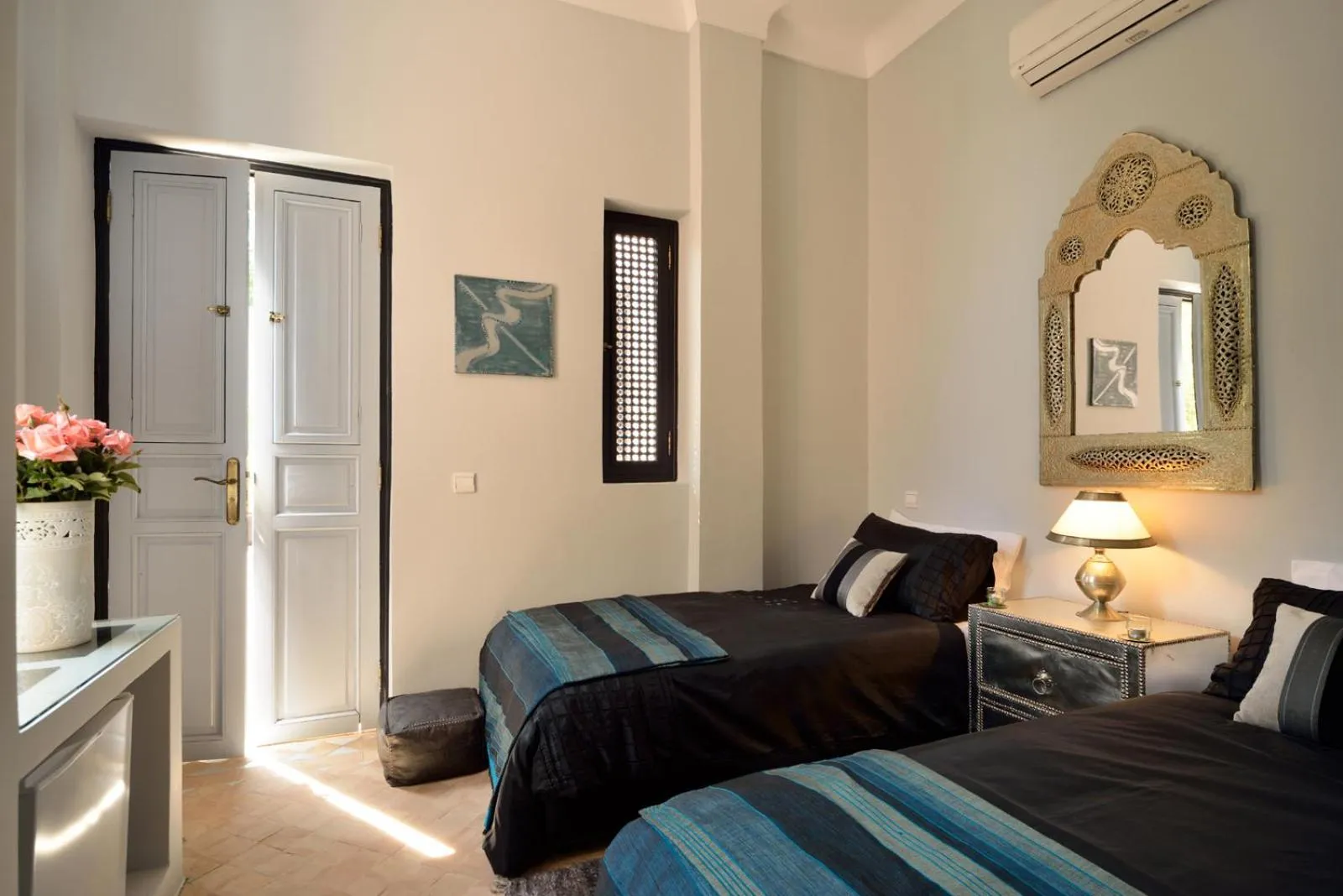 Day, Bed in Villa Dinari