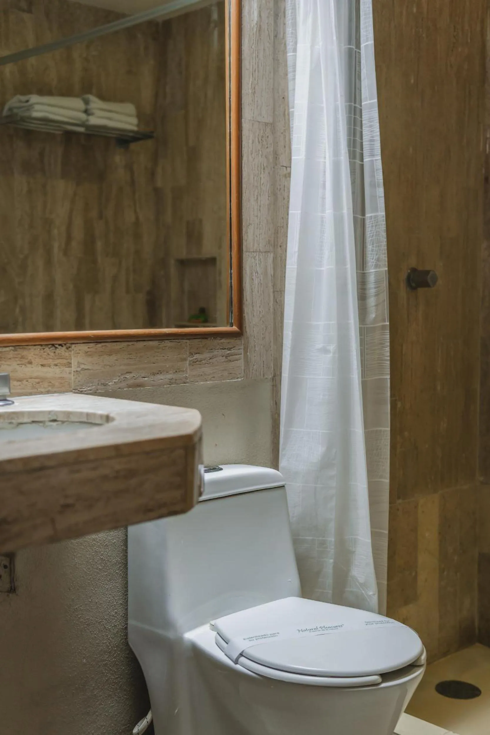 Bathroom in Hotel Plaza Kokai Cancún