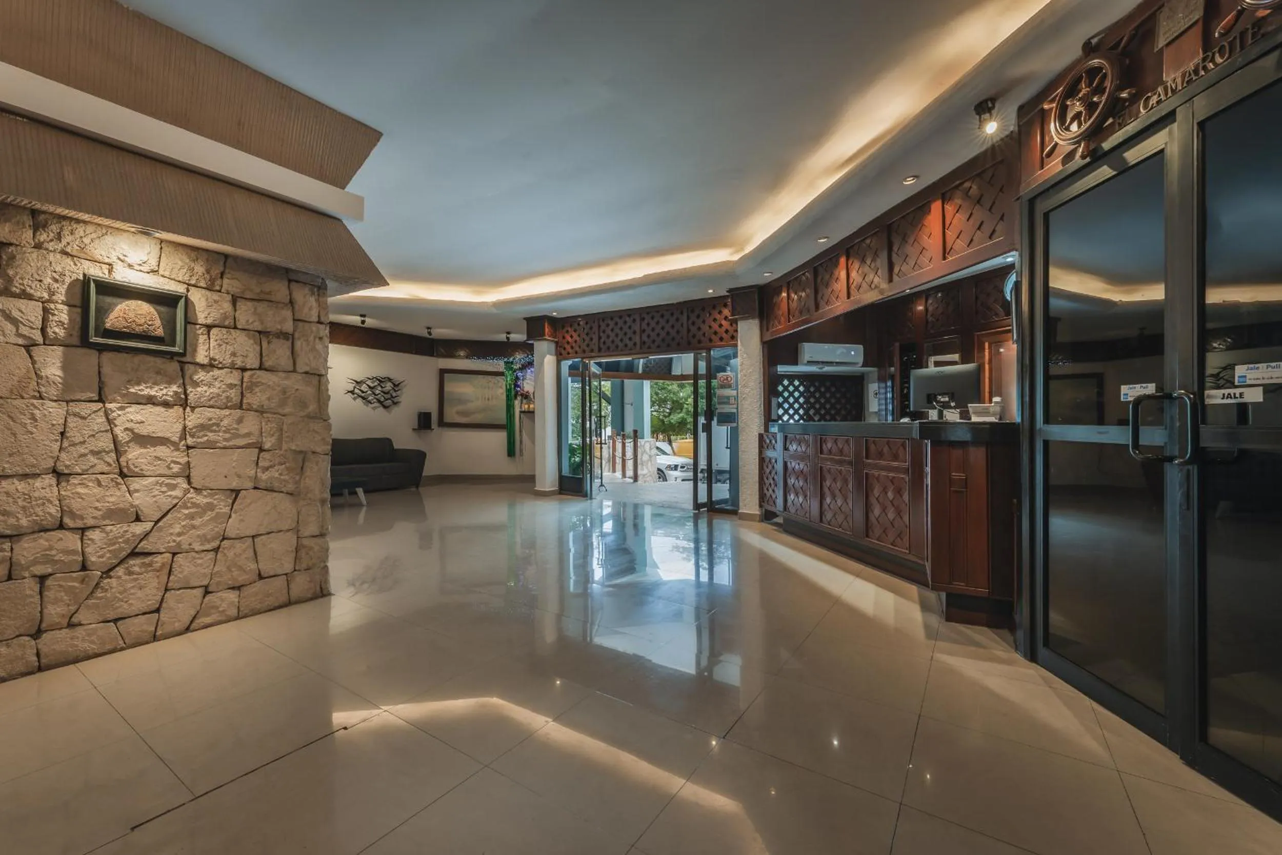 Lobby or reception in Hotel Plaza Kokai Cancún