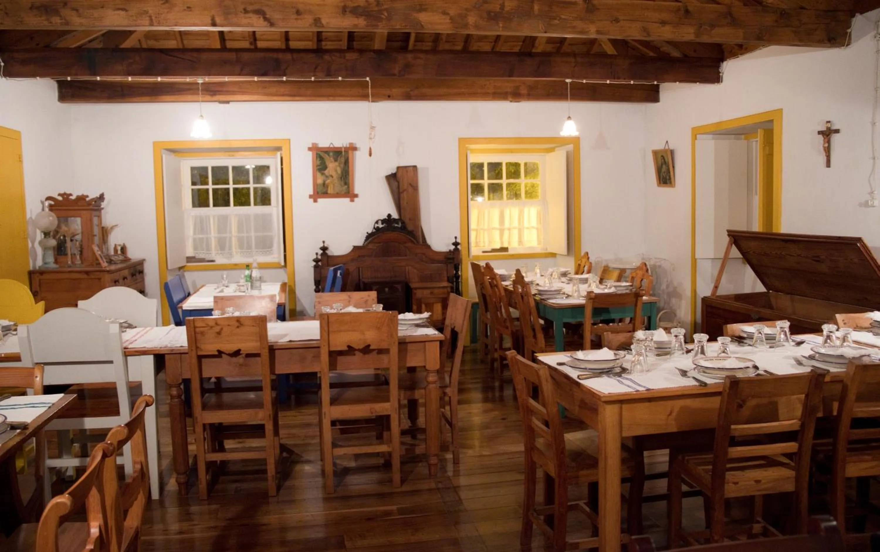 Restaurant/places to eat in Quinta Do Martelo