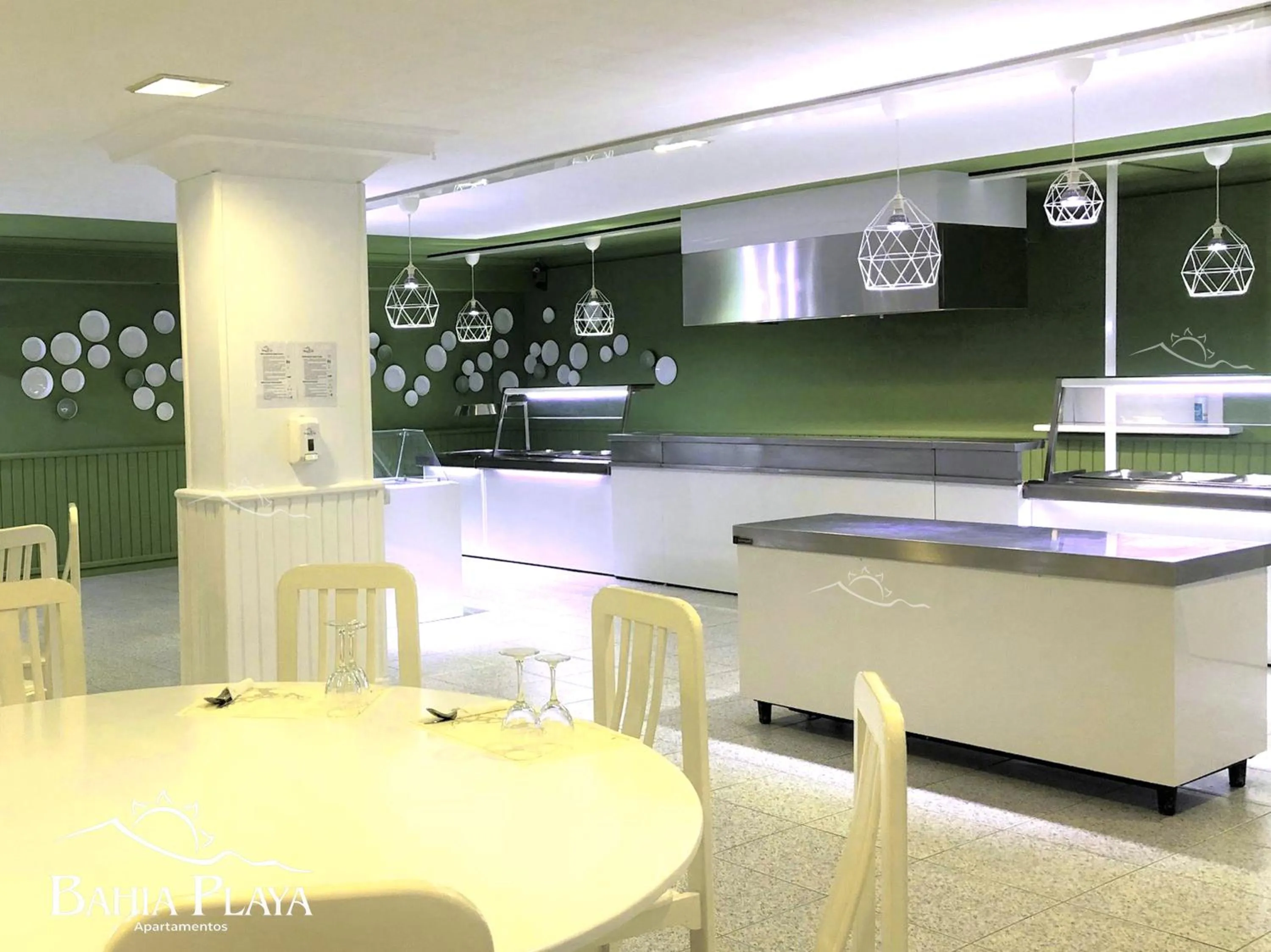 Restaurant/places to eat in Apartamentos Bahia Playa