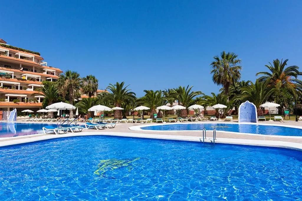 Swimming pool in Apartamentos Bahia Playa