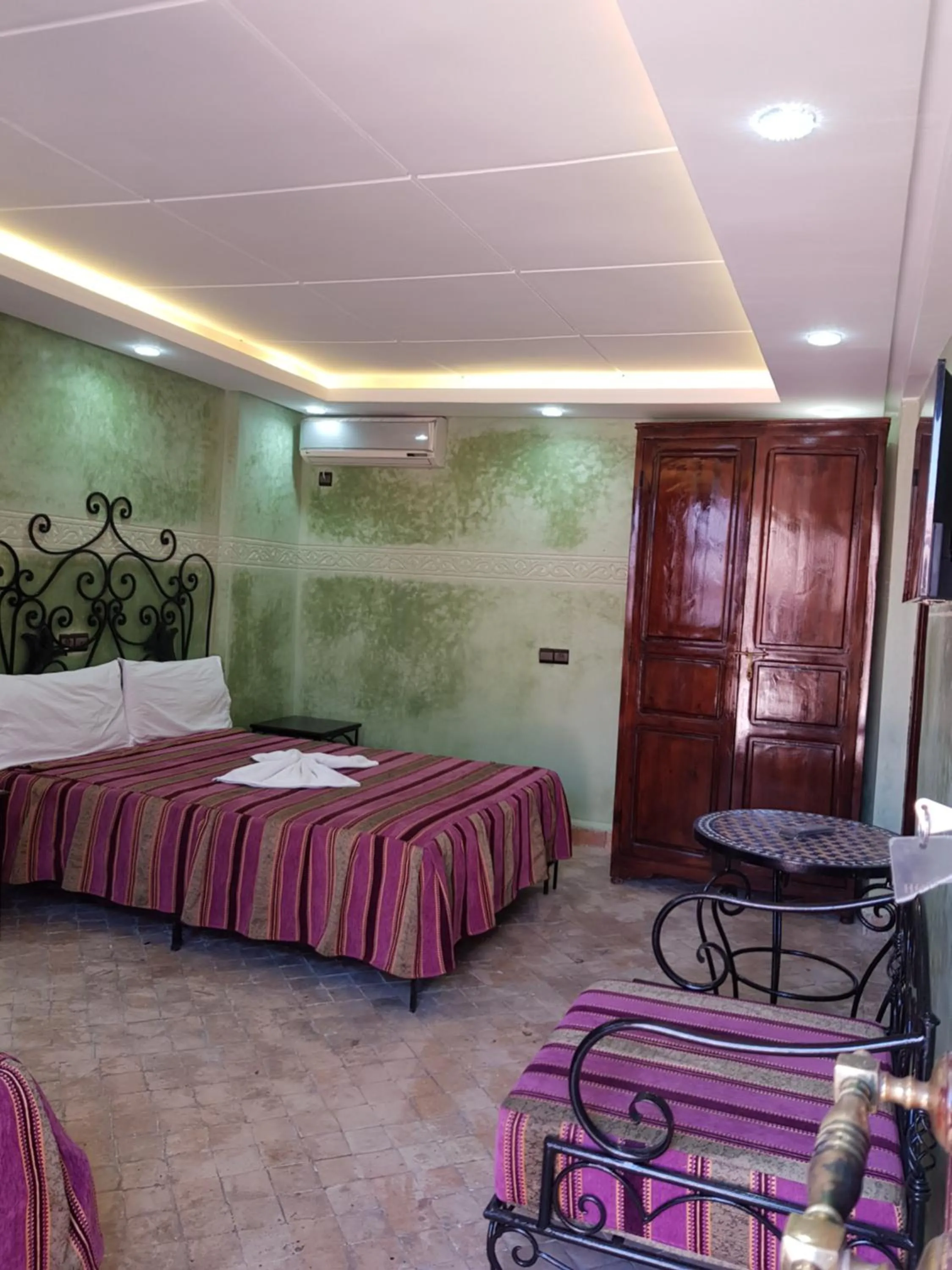 Bed in Hotel Salsabil