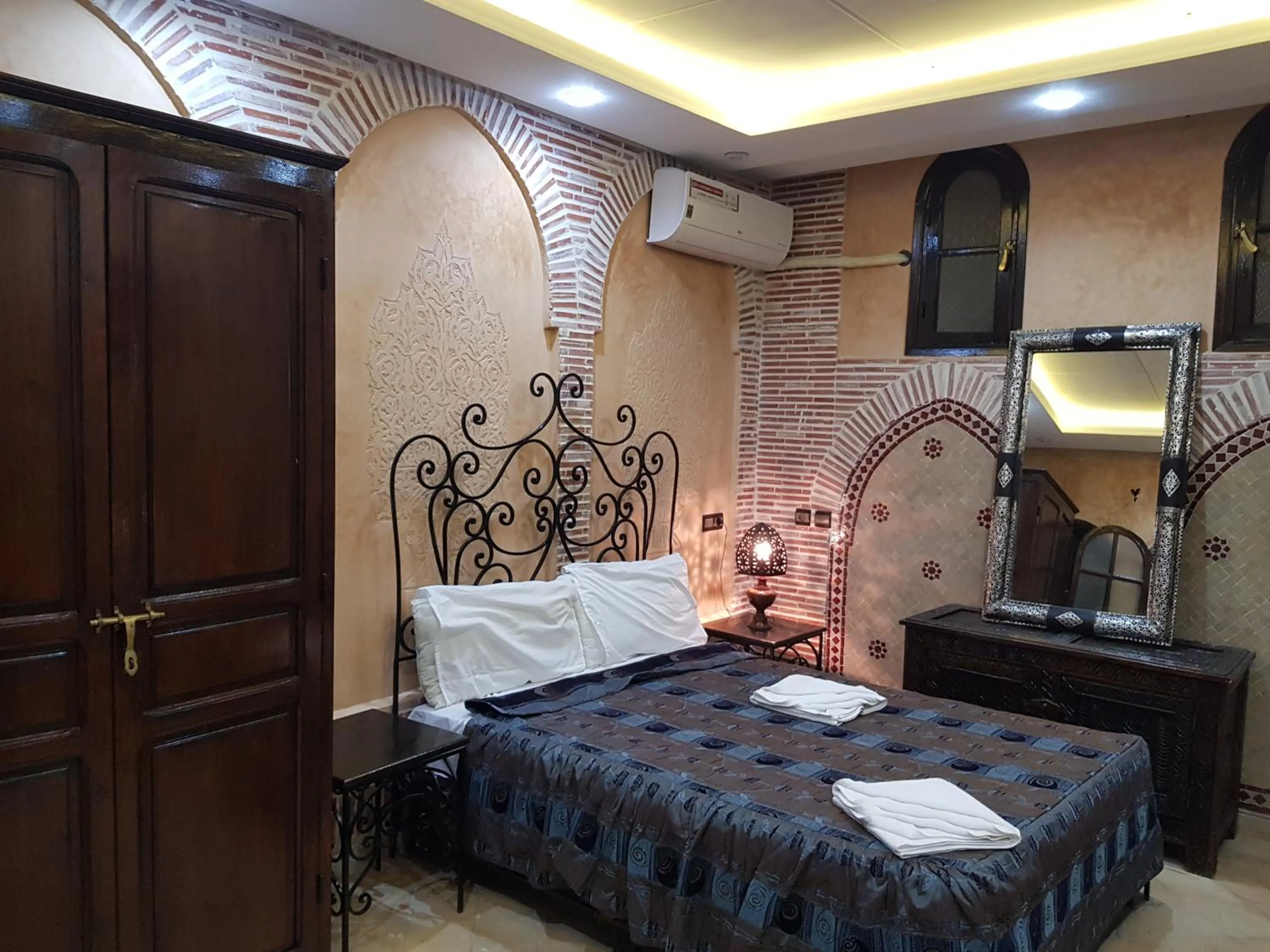 Bed in Hotel Salsabil