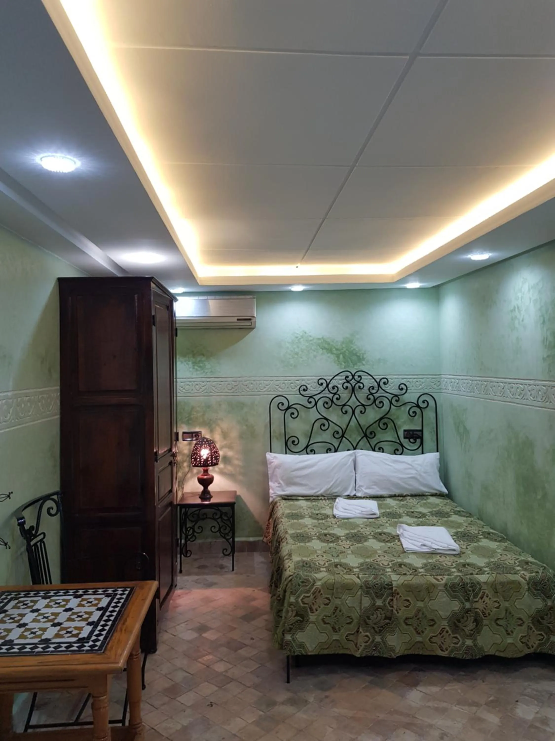 Bed in Hotel Salsabil