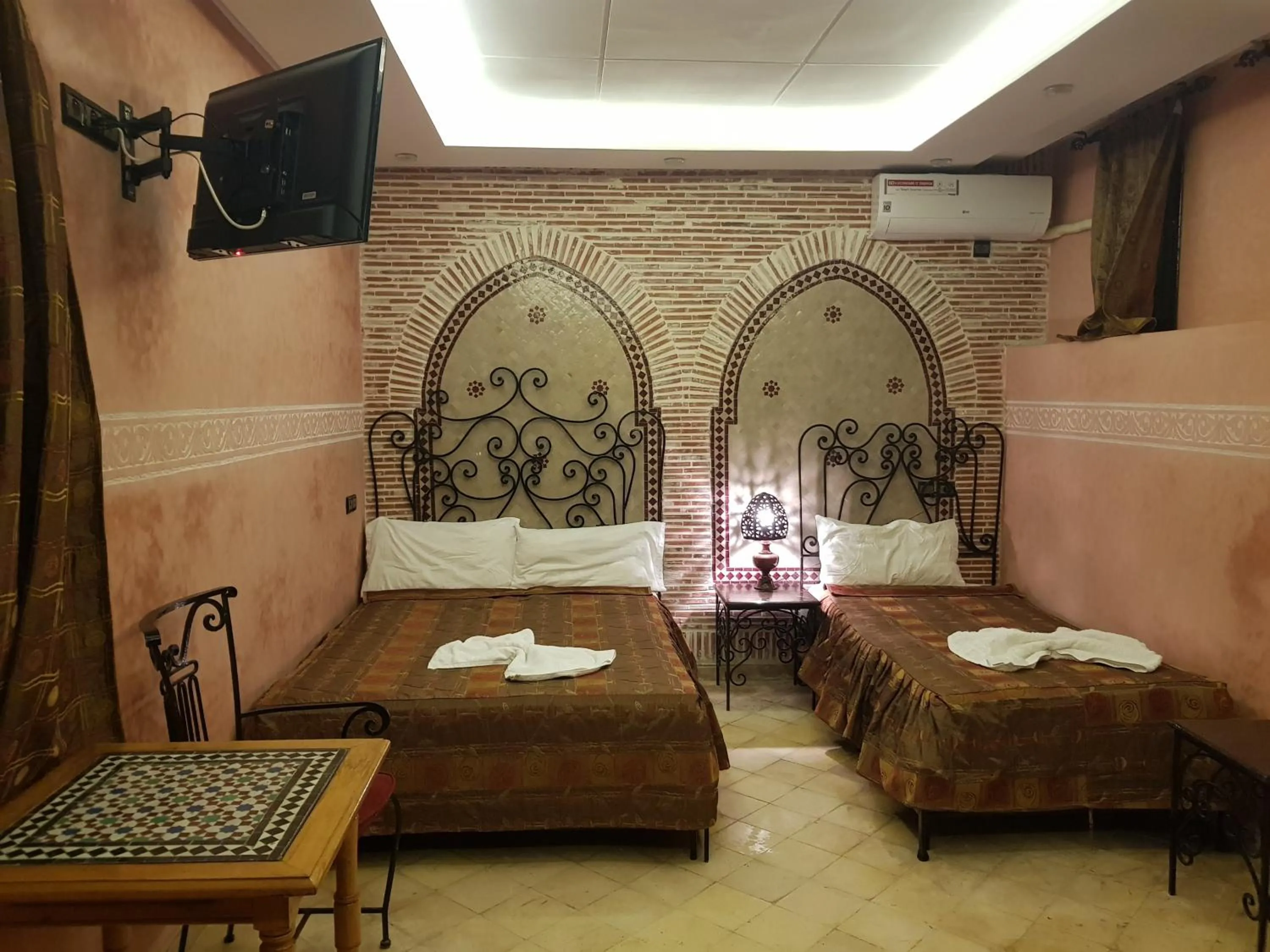 Bed in Hotel Salsabil