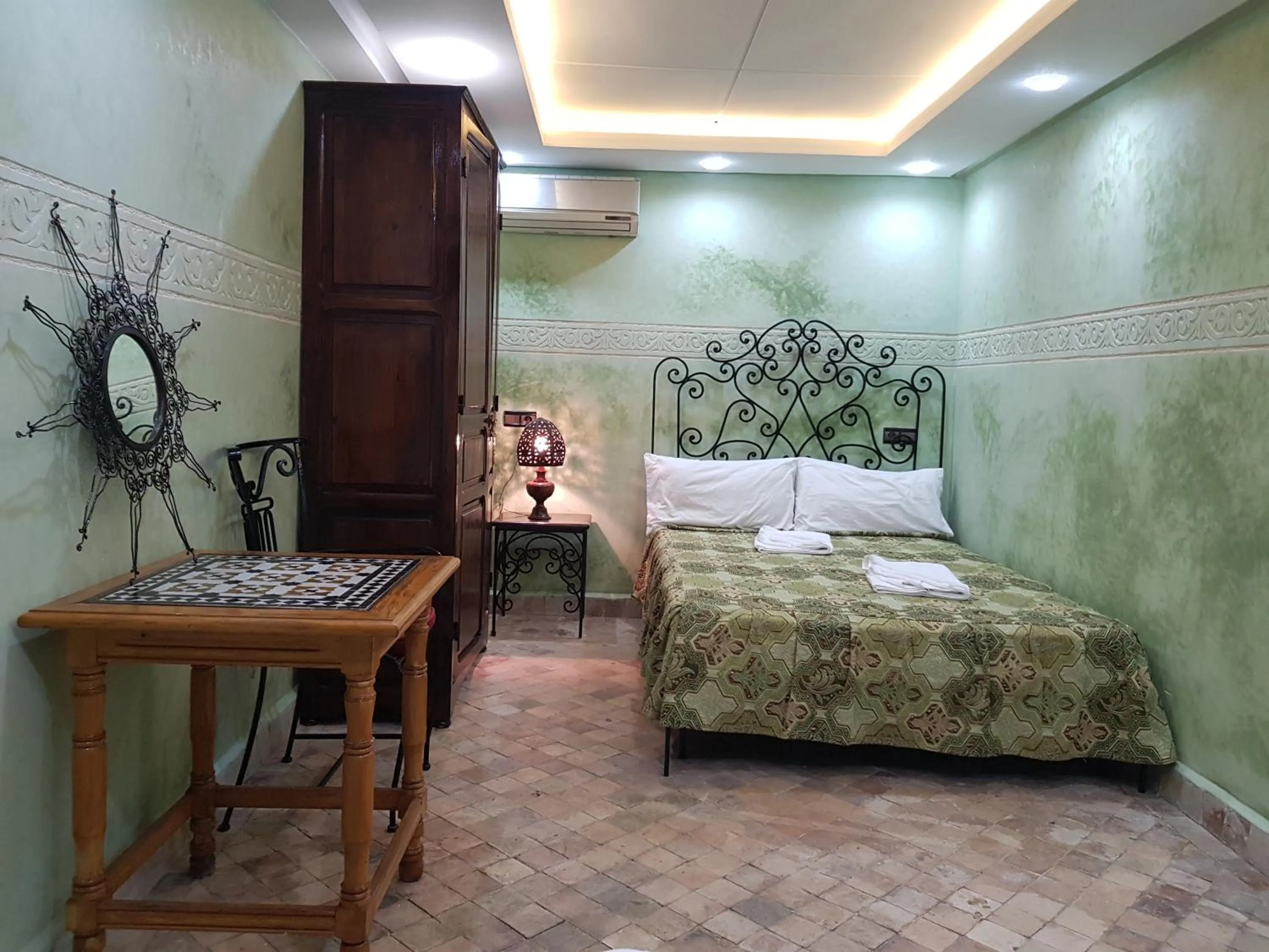 Bed in Hotel Salsabil