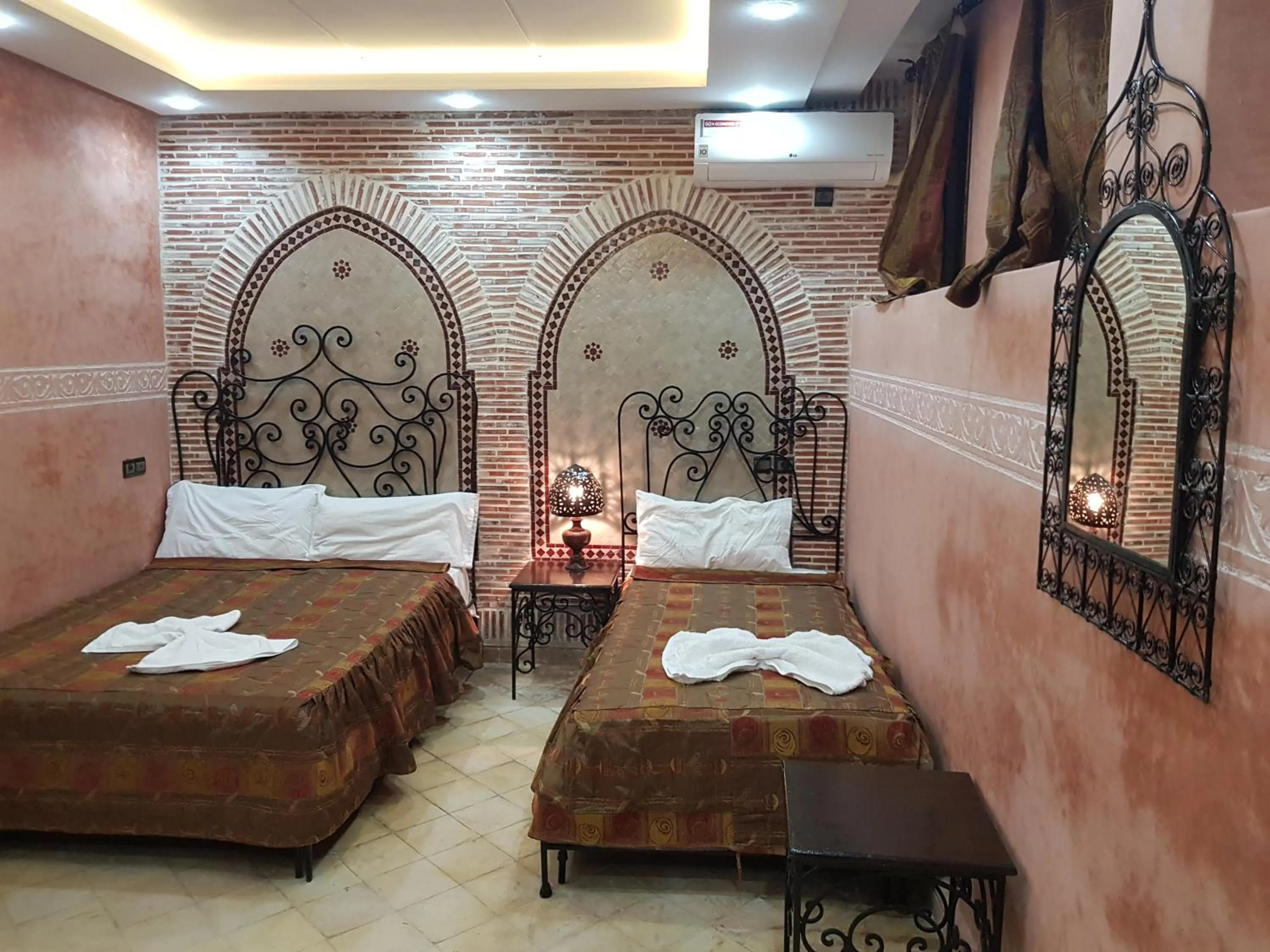 Bed in Hotel Salsabil