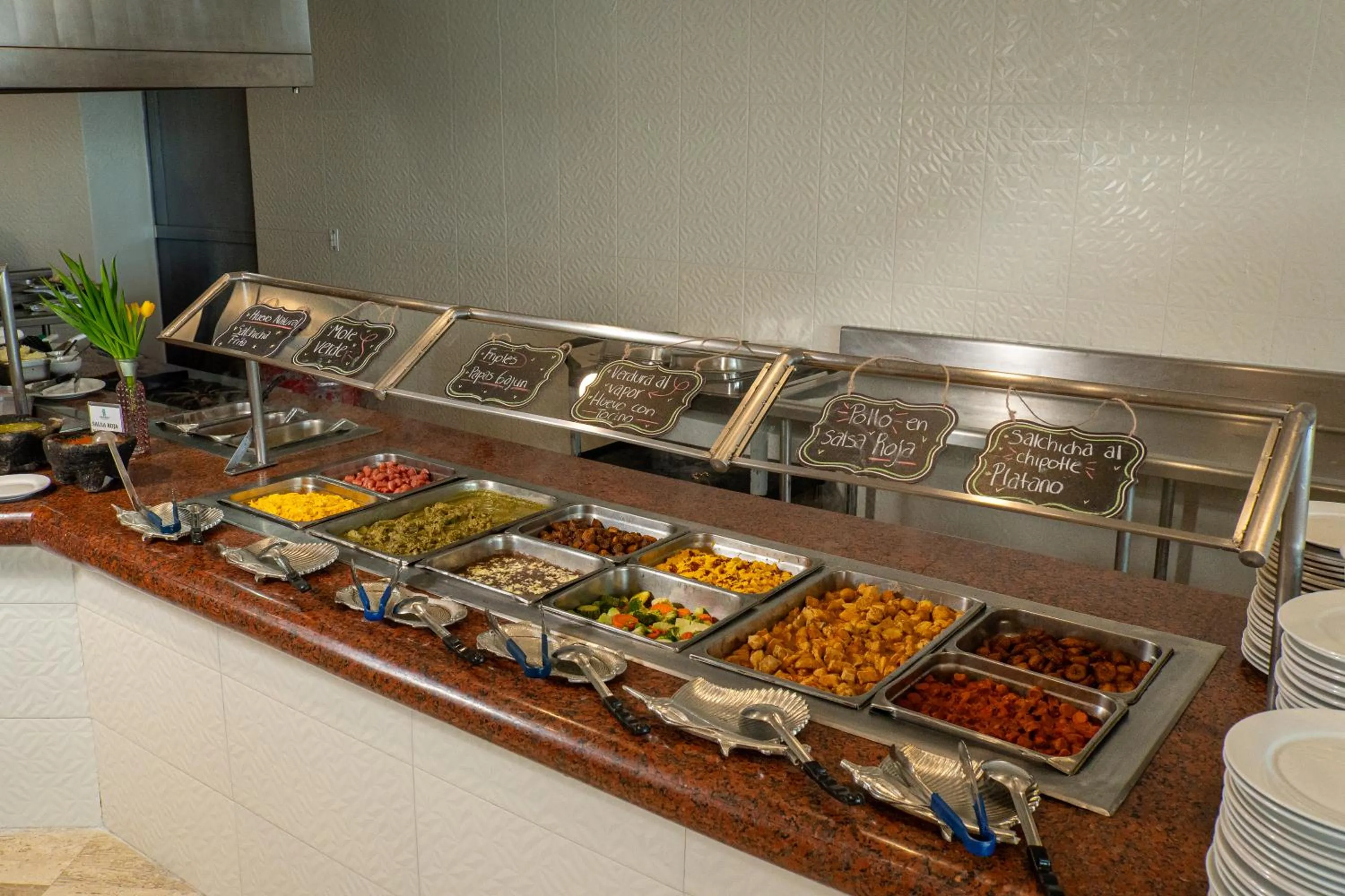 Food in Copacabana Beach Hotel Acapulco