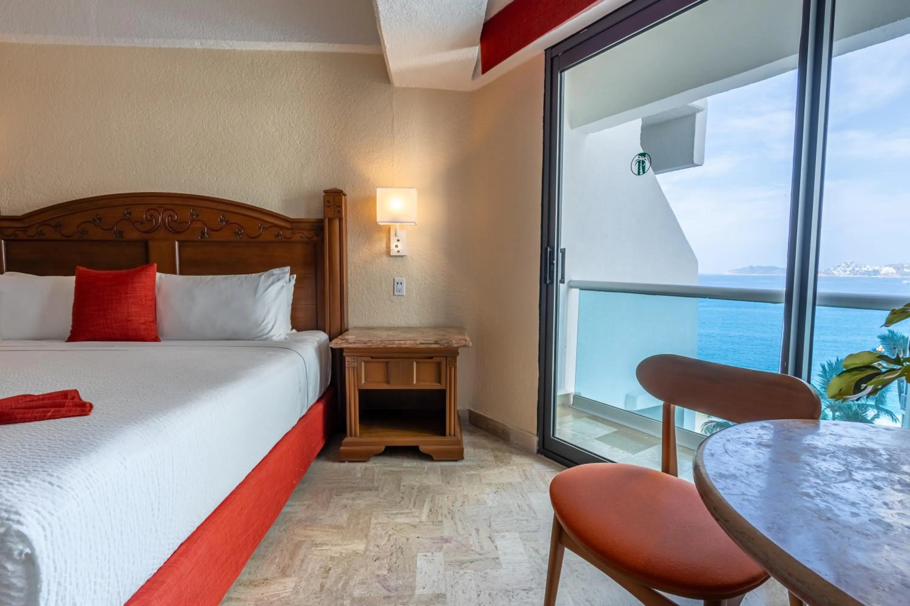 Bedroom, Bed in Copacabana Beach Hotel Acapulco