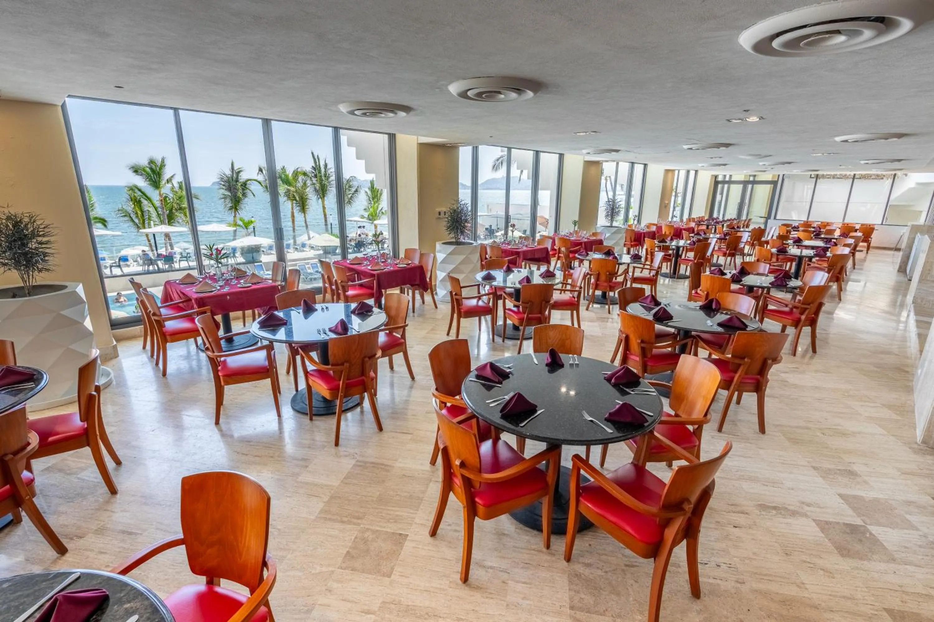 Restaurant/places to eat in Copacabana Beach Hotel Acapulco