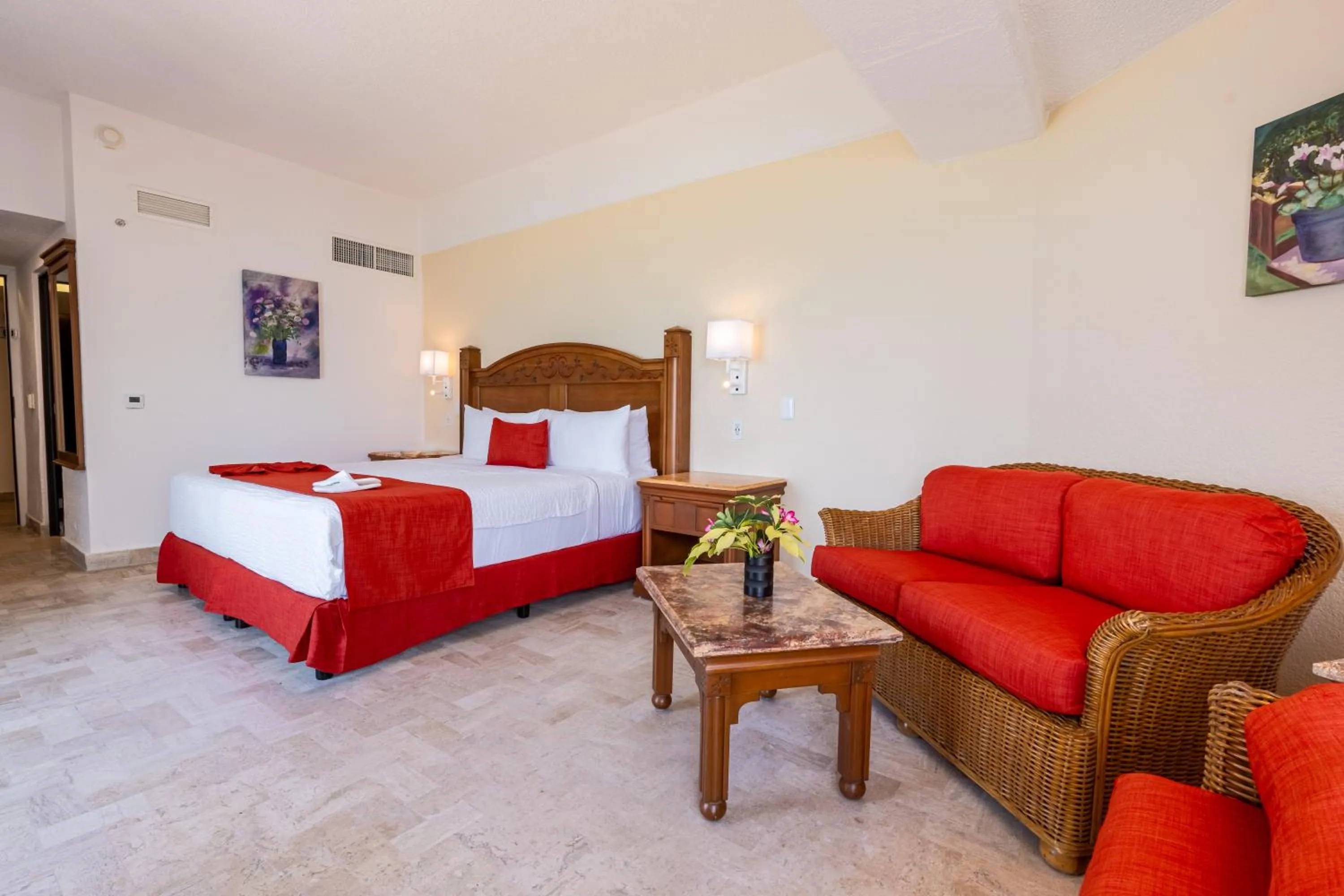 Photo of the whole room, Bed in Copacabana Beach Hotel Acapulco