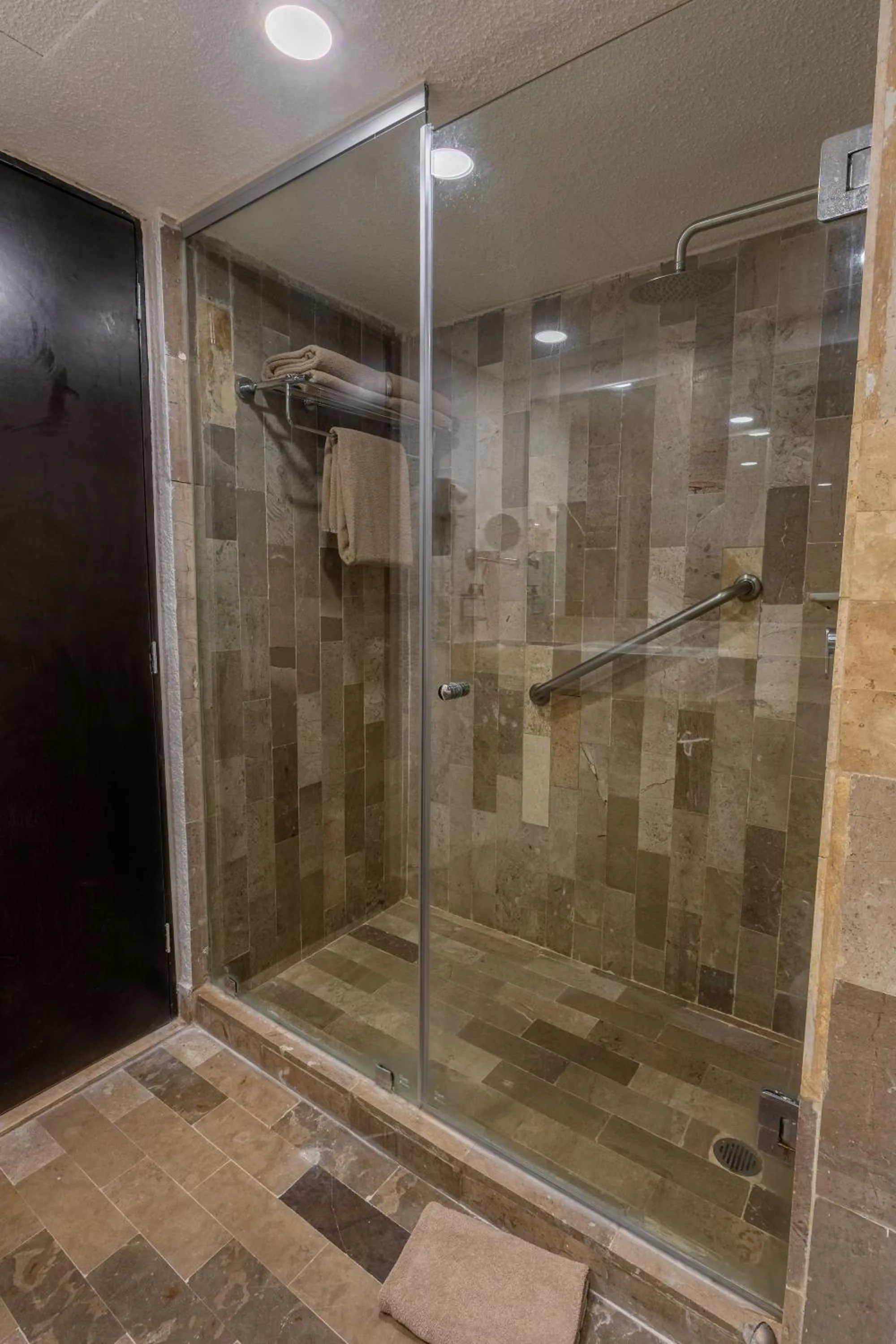 Bathroom in Copacabana Beach Hotel Acapulco