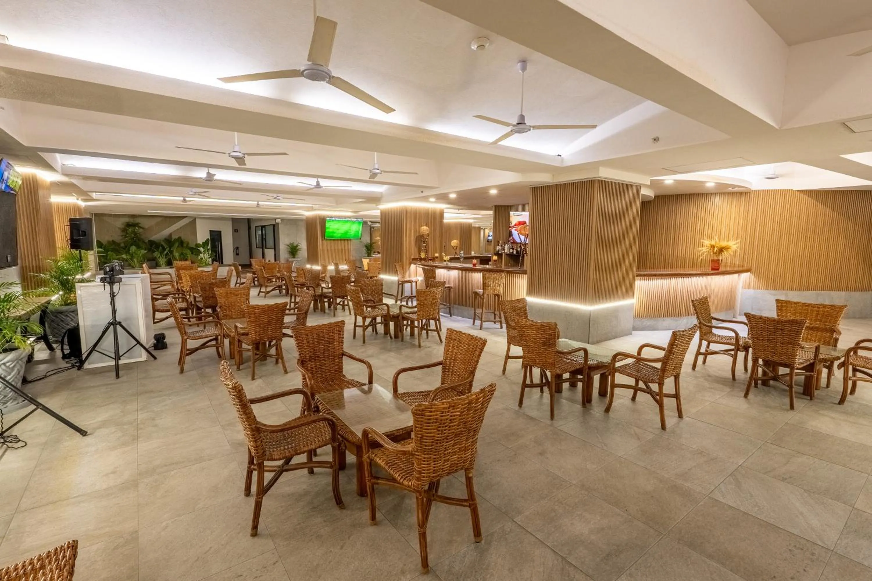 Lounge or bar in Copacabana Beach Hotel Acapulco