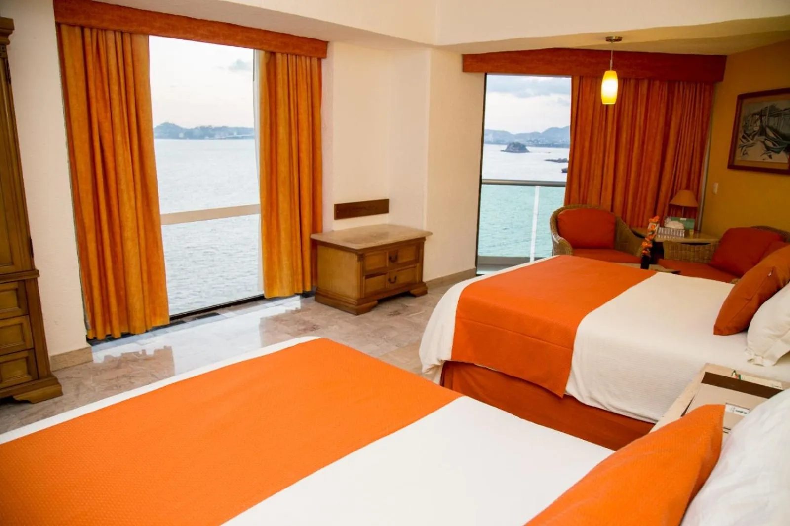 Sea view, Bed in Copacabana Beach Hotel Acapulco