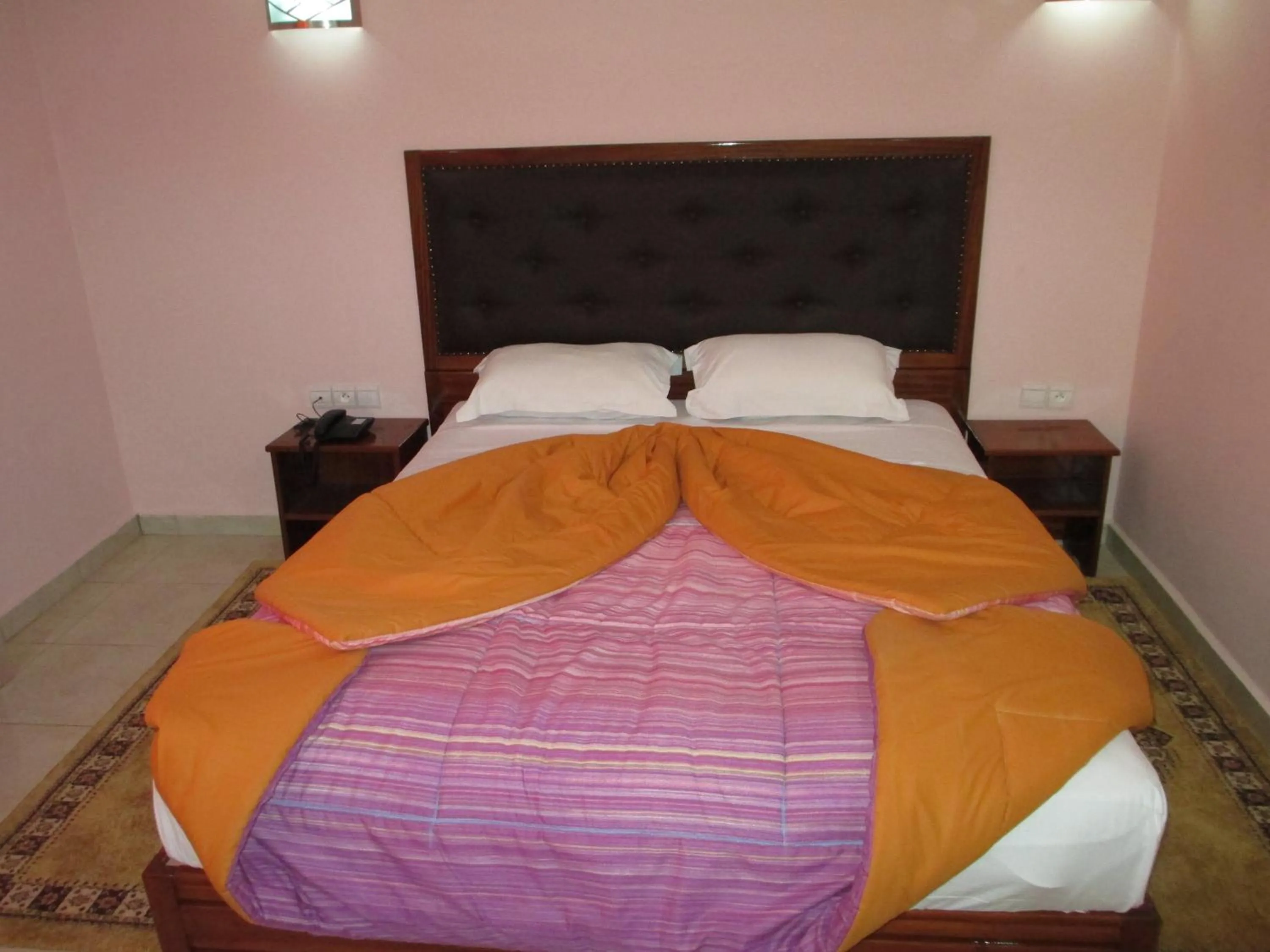 Bed in Hotel Gomassine