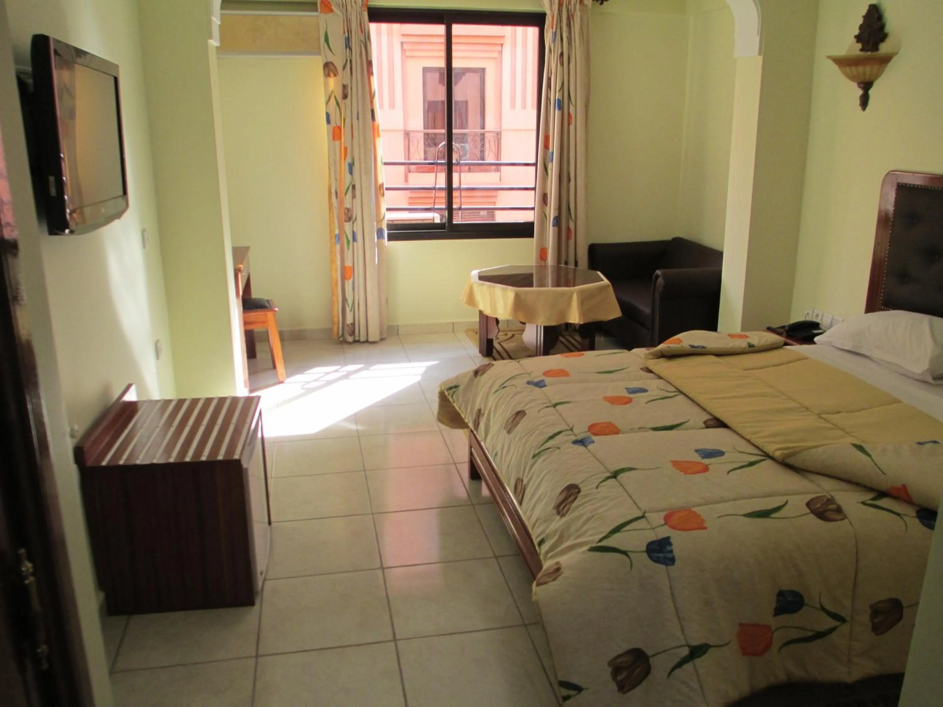 Photo of the whole room in Hotel Gomassine