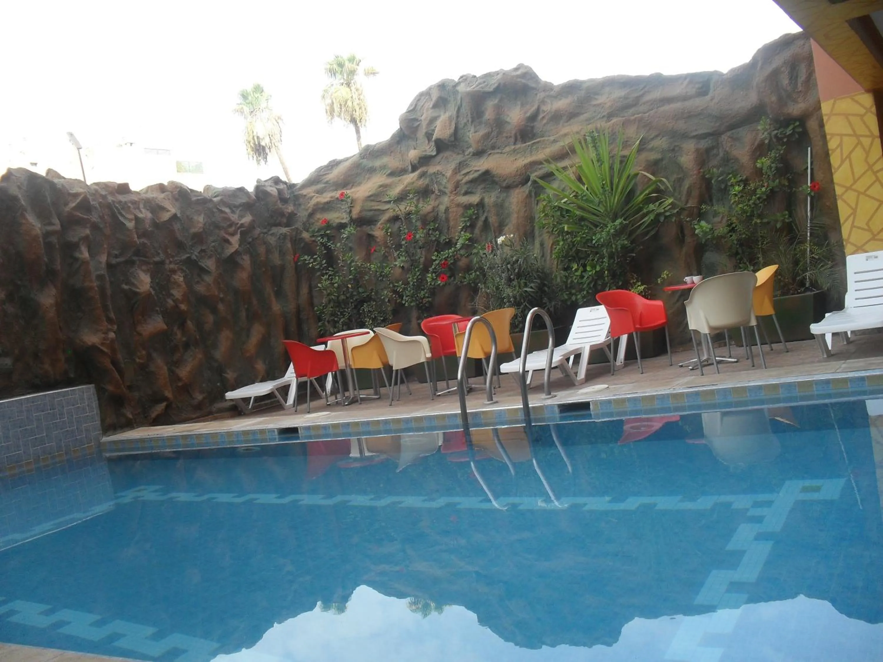 Swimming pool in Hotel Gomassine