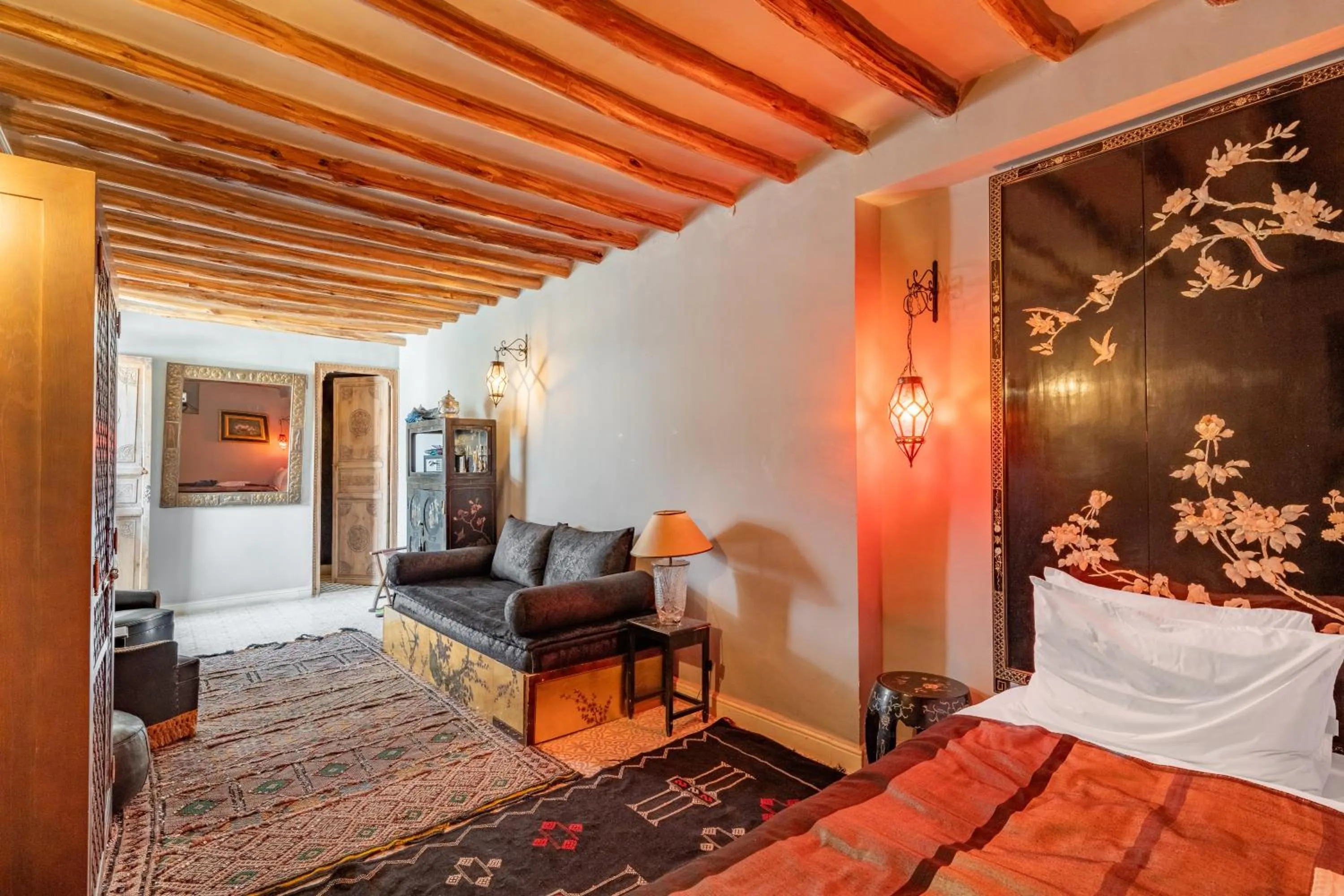 Photo of the whole room, Bed in Riad Yamina52