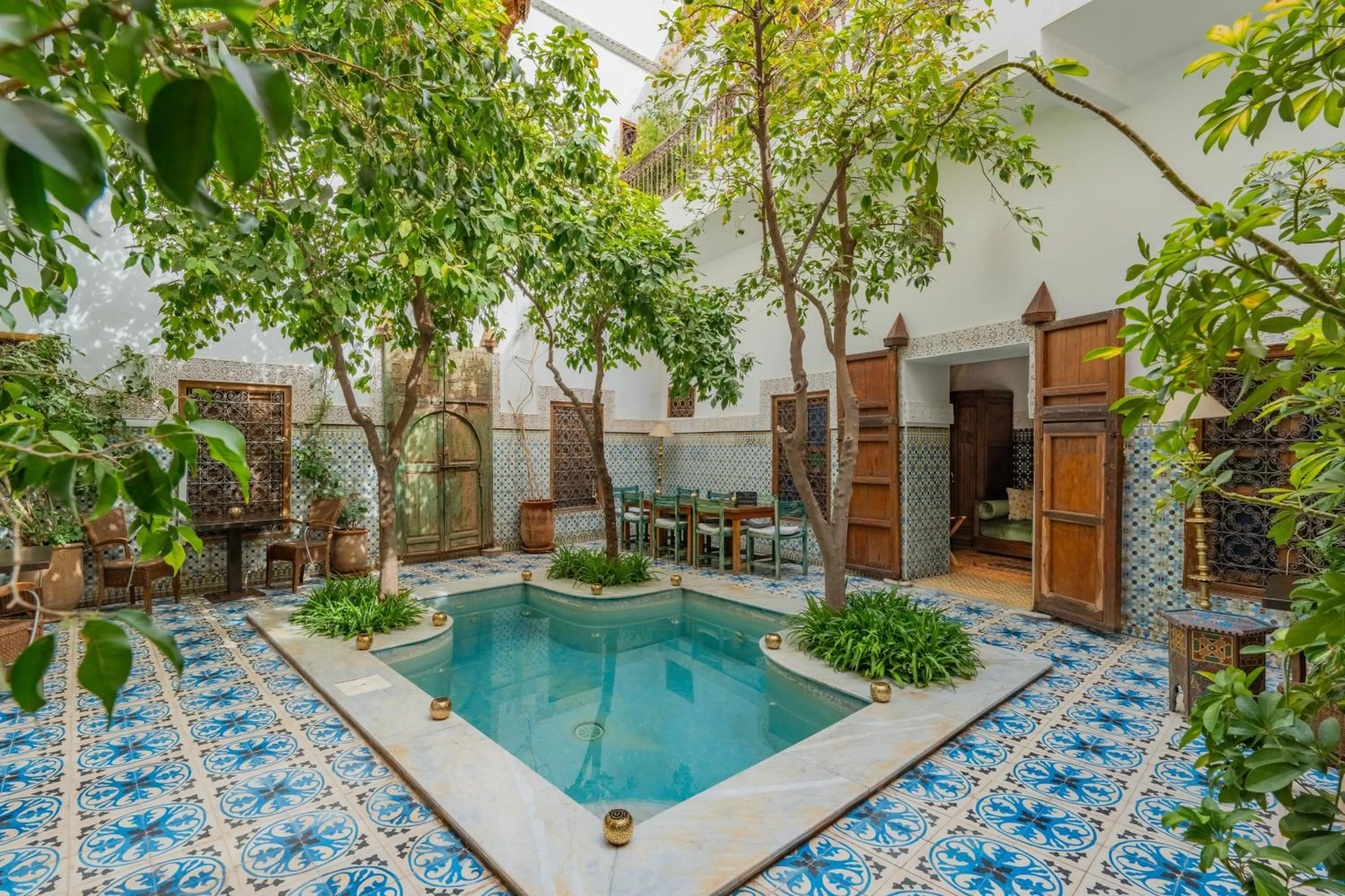 Swimming pool in Riad Yamina52