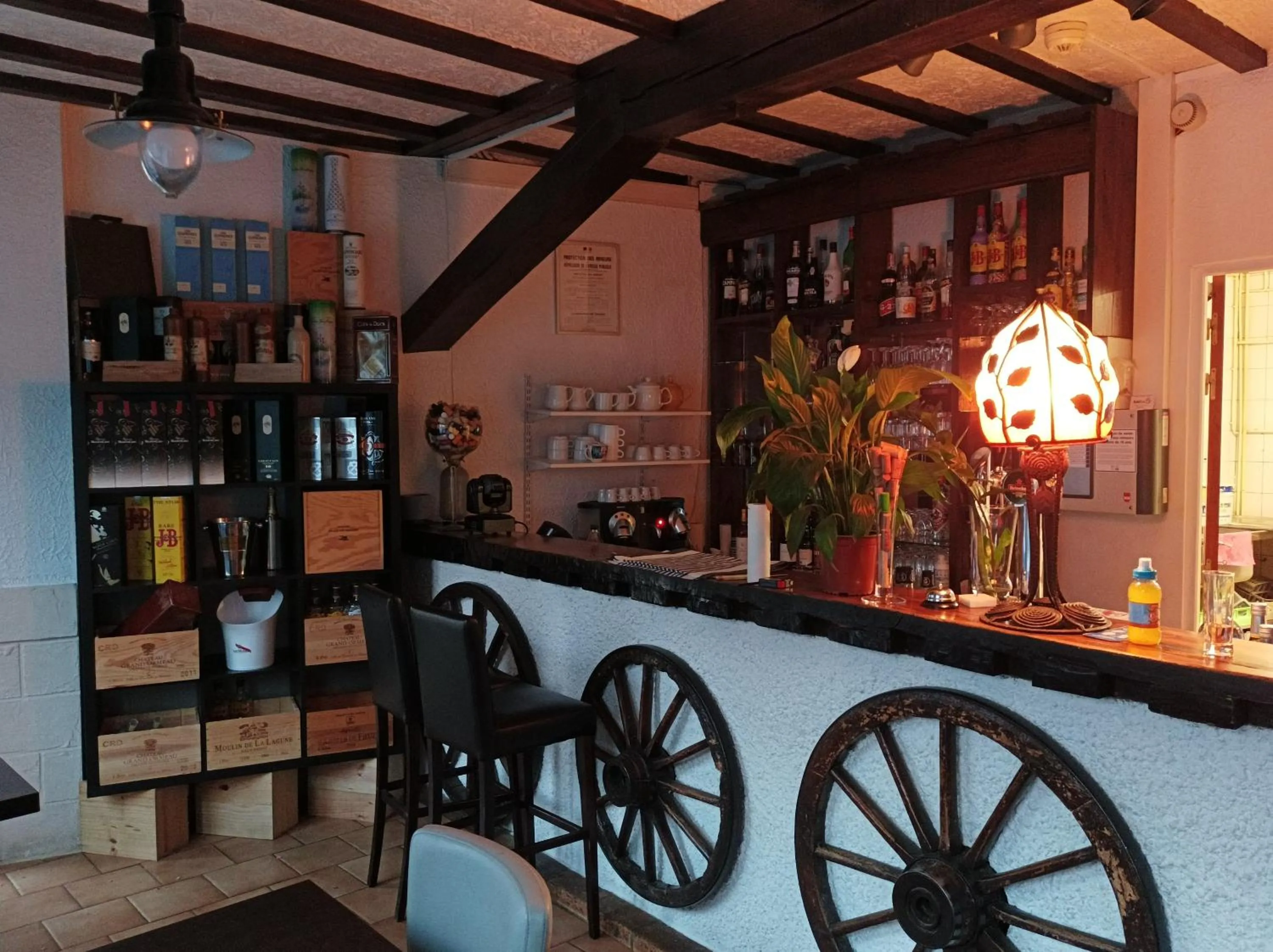 Lobby or reception in L' Auberge Campagnarde, Lourdes