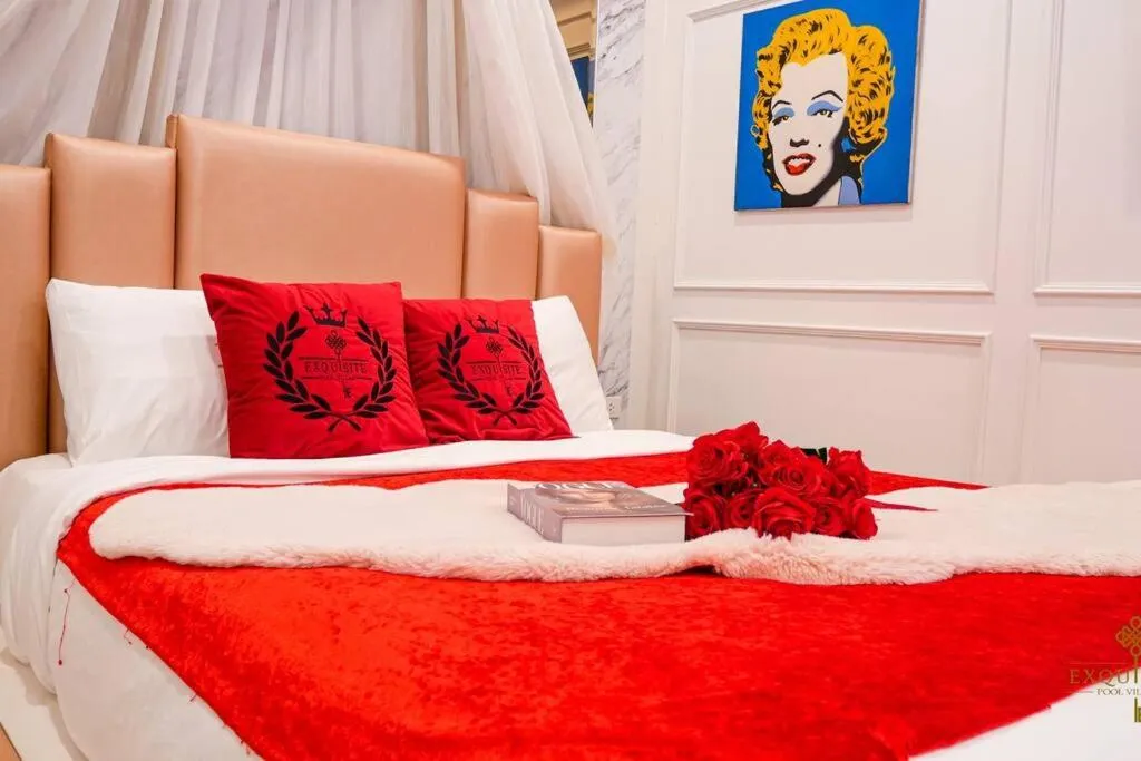 Bed in Exquisite Pool Villa J - Pattaya Pool Villa