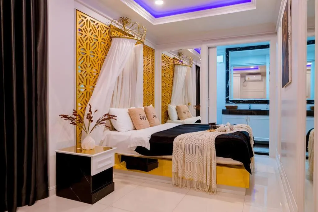 Bed in Exquisite Pool Villa J - Pattaya Pool Villa