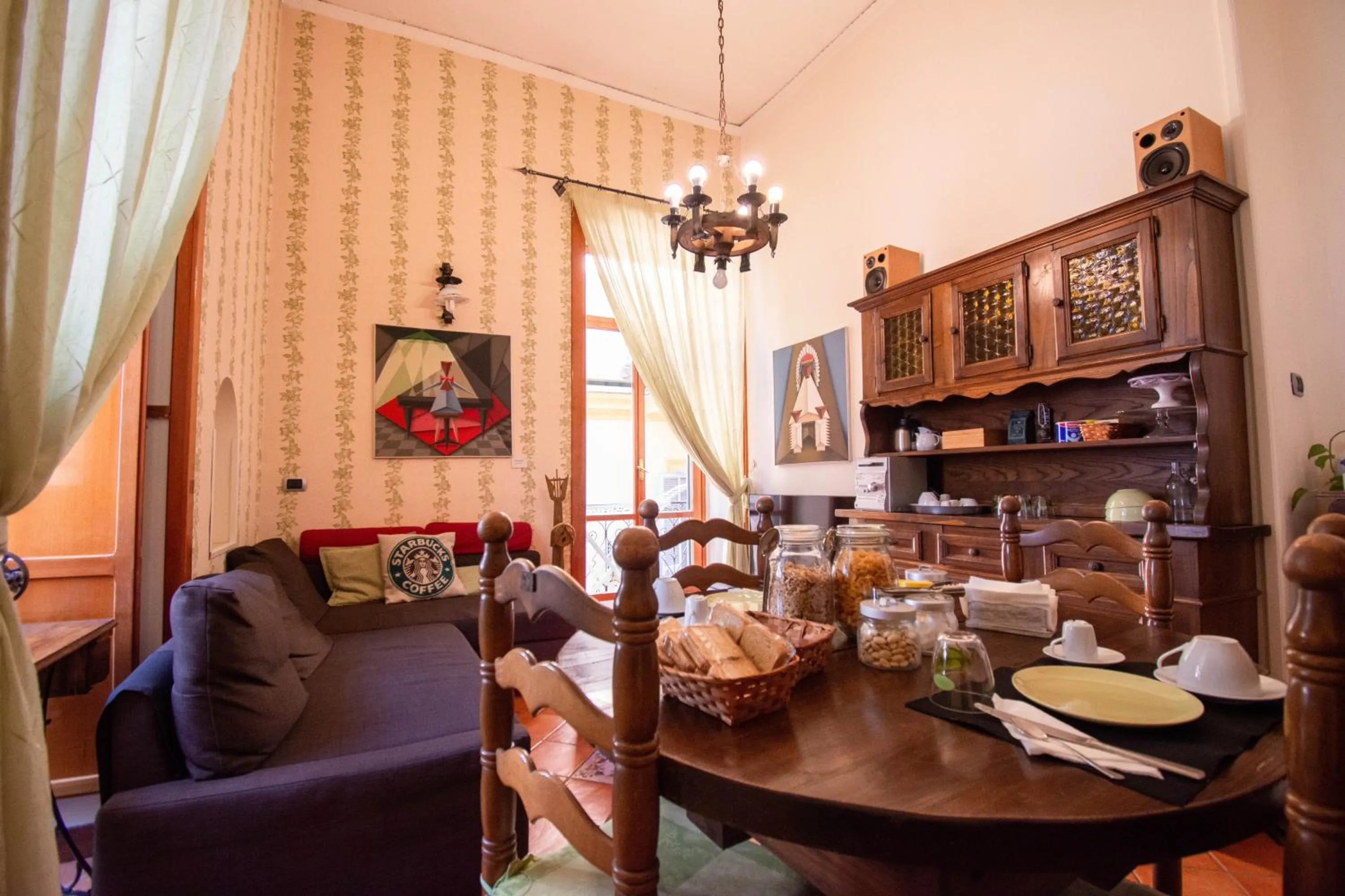 Communal lounge/ TV room in Areamare