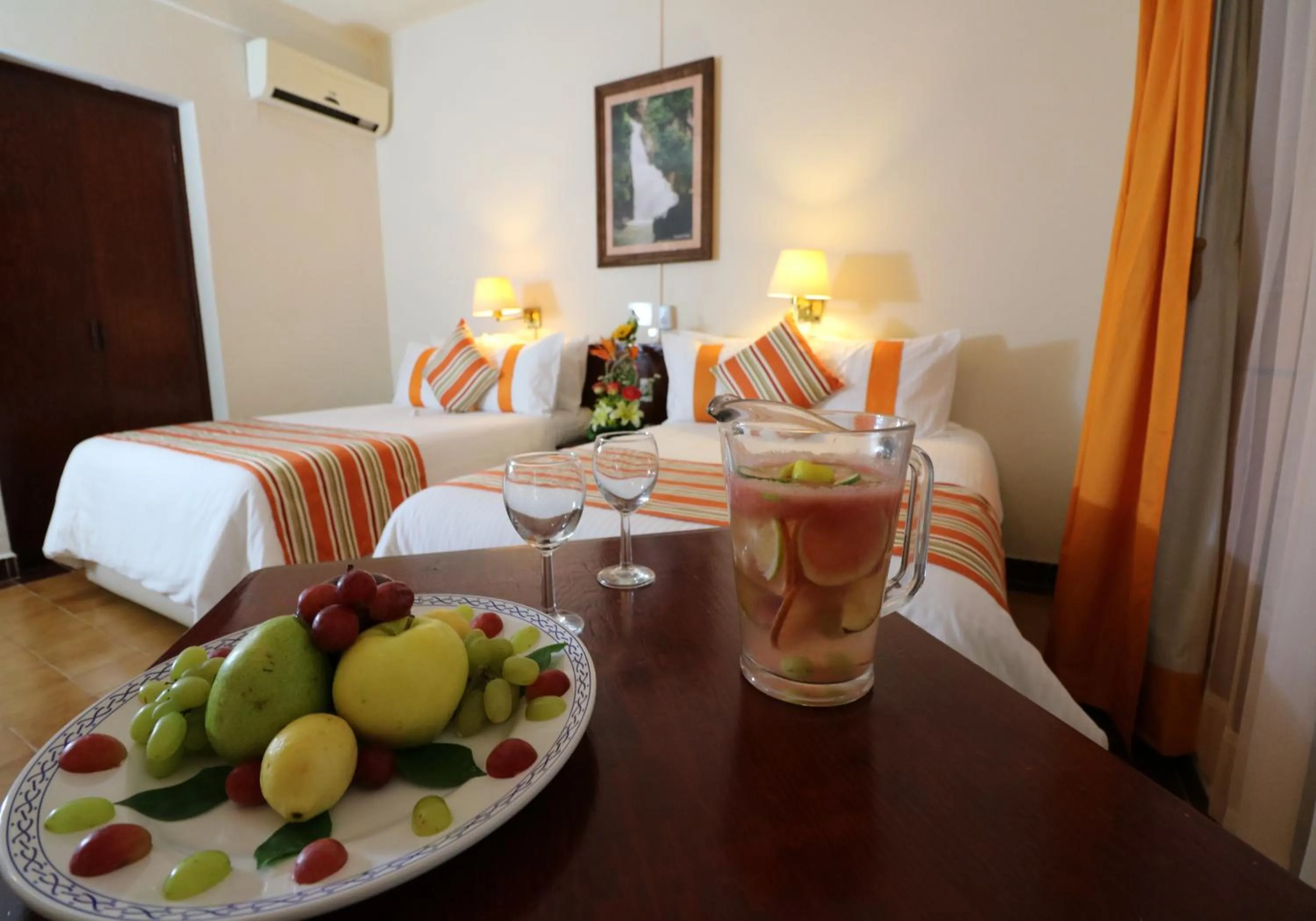 Photo of the whole room in Mision Jalpan