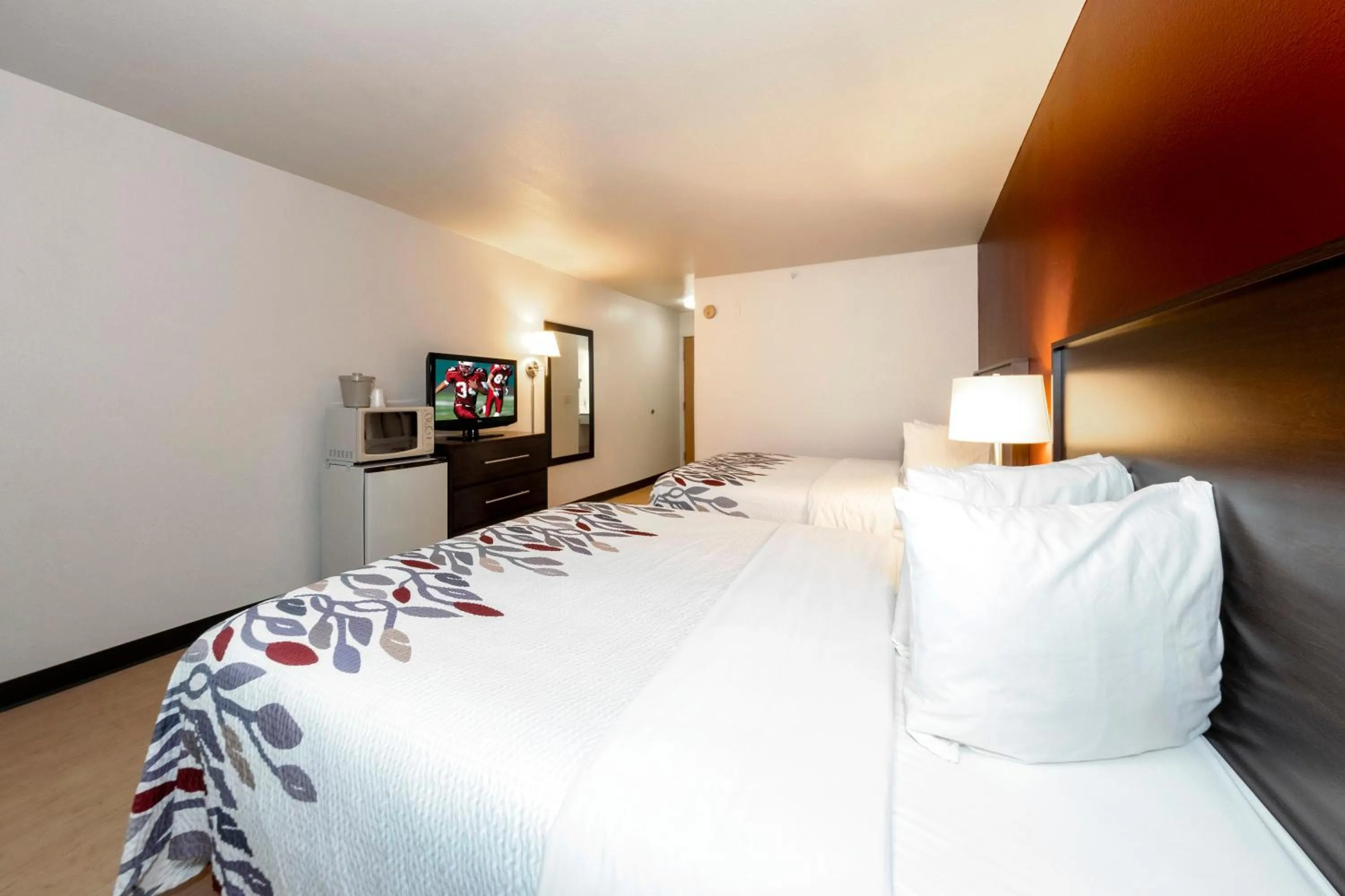 Photo of the whole room in Red Roof Inn St Robert Ft Leonard Wood