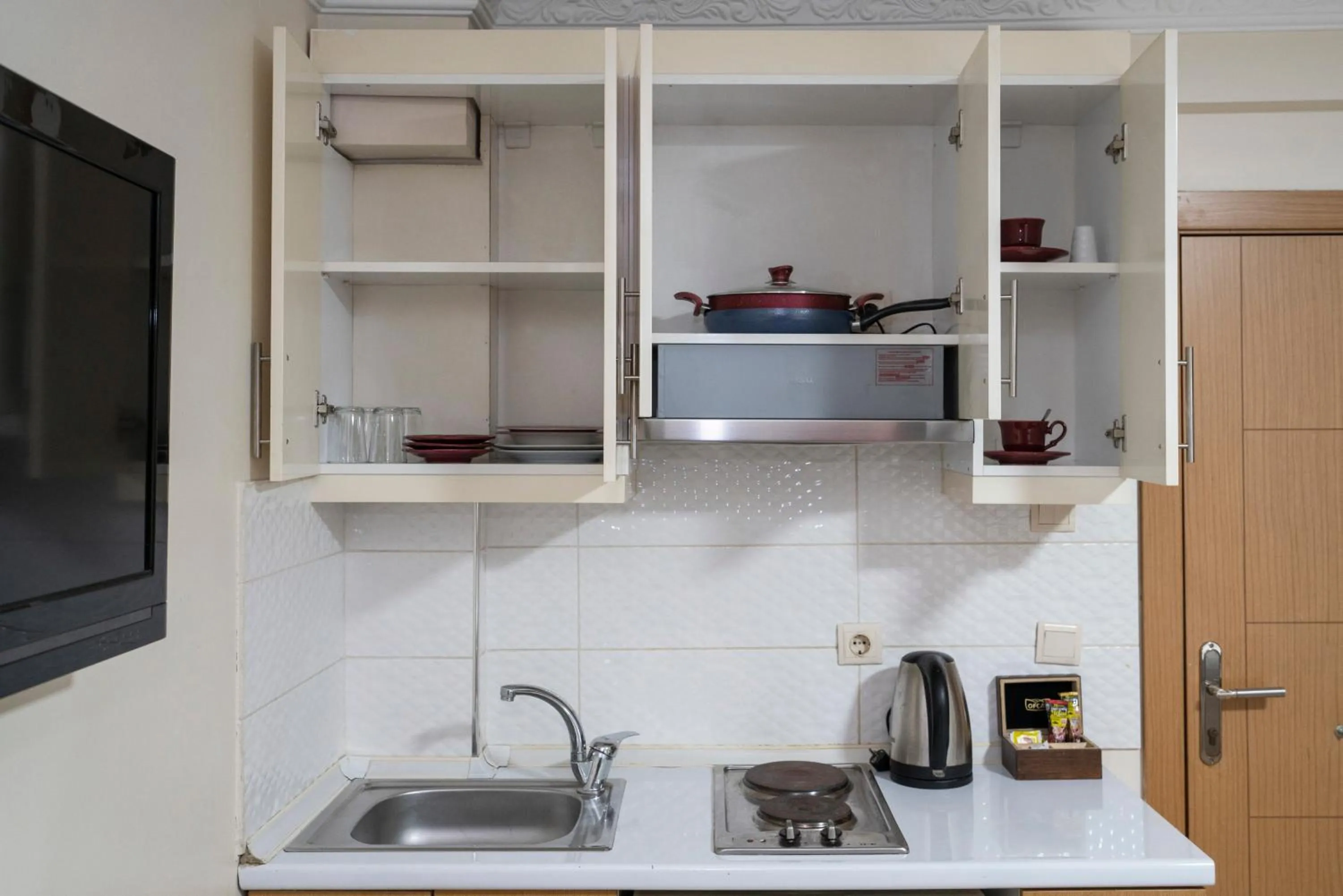 Coffee/tea facilities in Asteria House