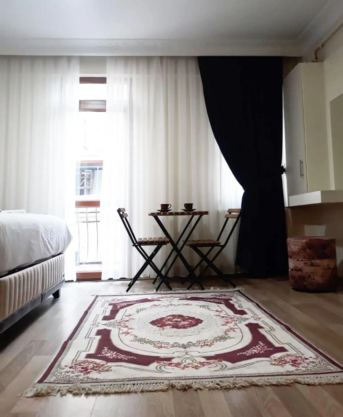 Photo of the whole room in Asteria House