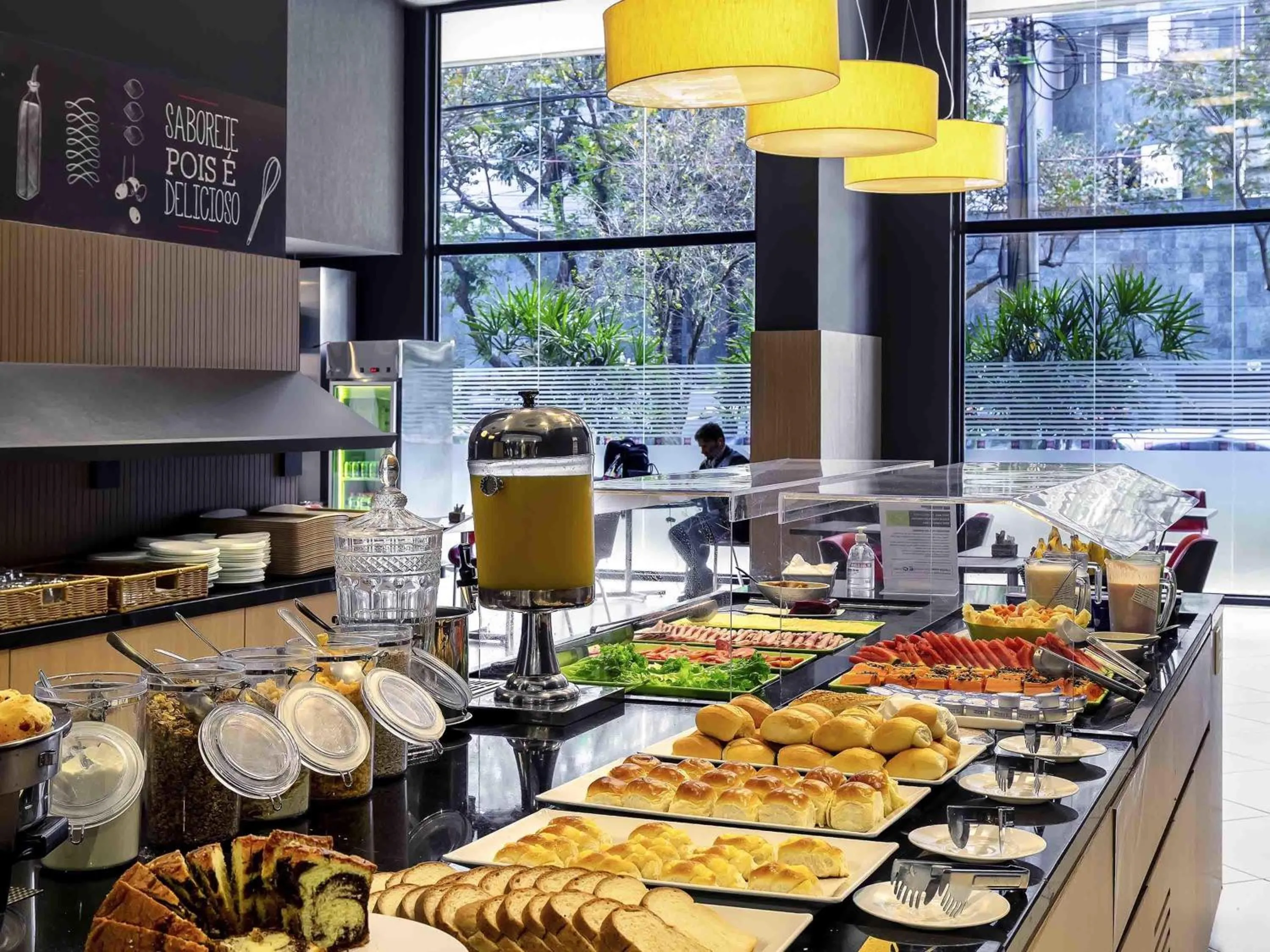 Restaurant/places to eat in ibis BH Afonso Pena Savassi