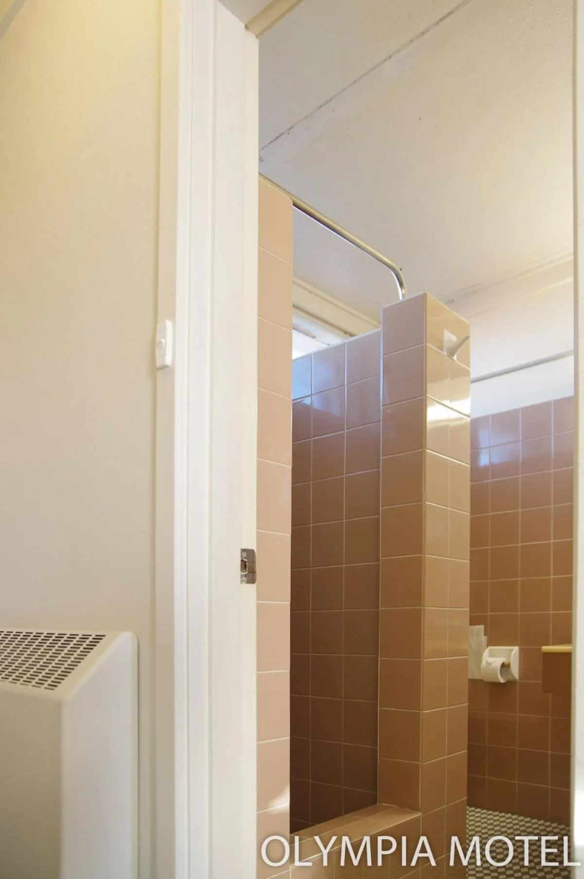 Text overlay in Olympia Motel