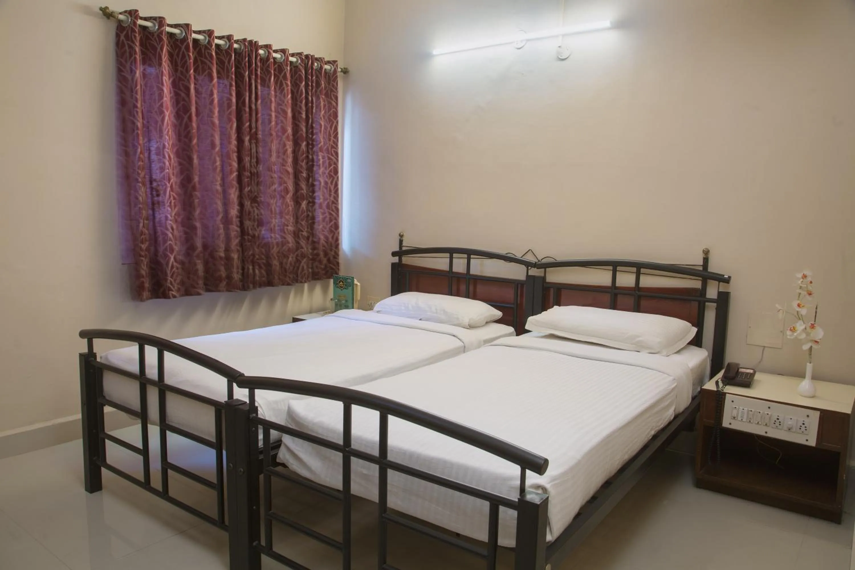 Bed in Hotel Geo