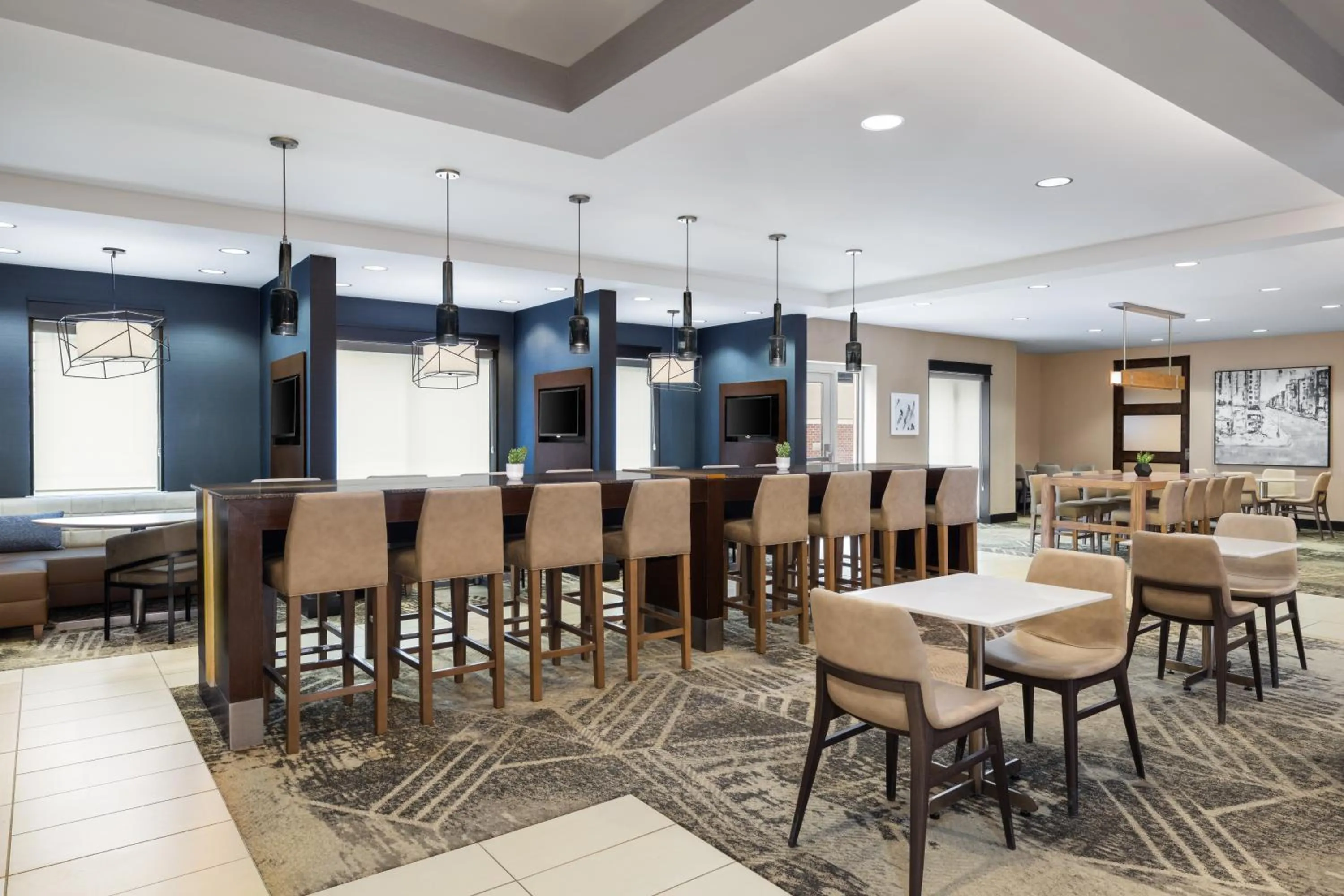 Seating area in Residence Inn by Marriott Des Moines Downtown