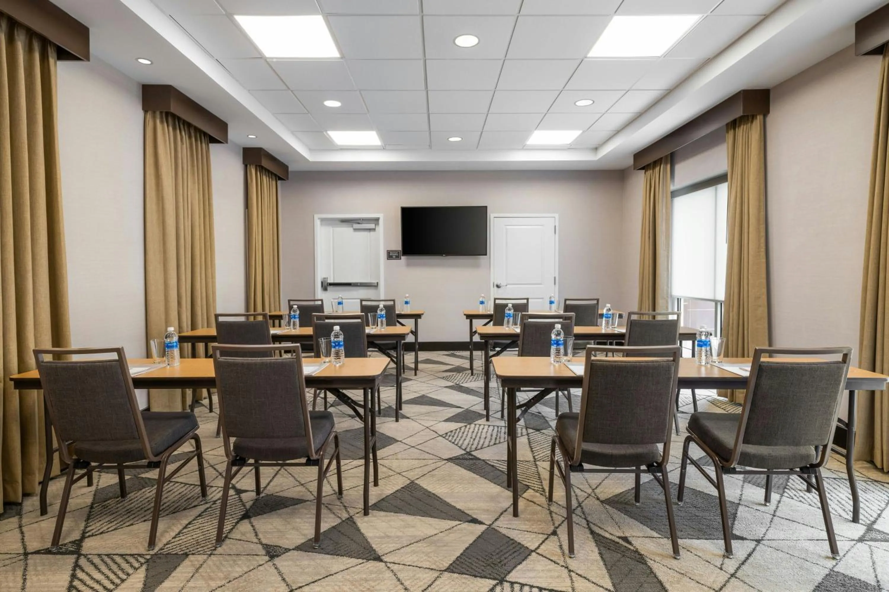 Meeting/conference room in Residence Inn by Marriott Des Moines Downtown