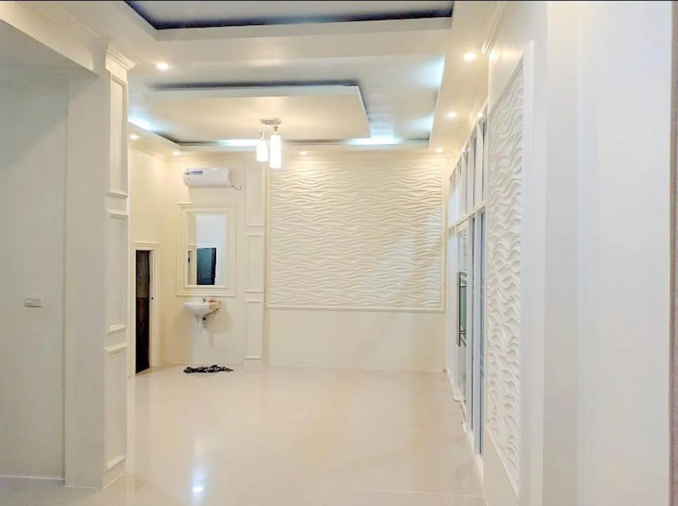 Property building in RedDoorz Syariah at Karema Area Mamuju