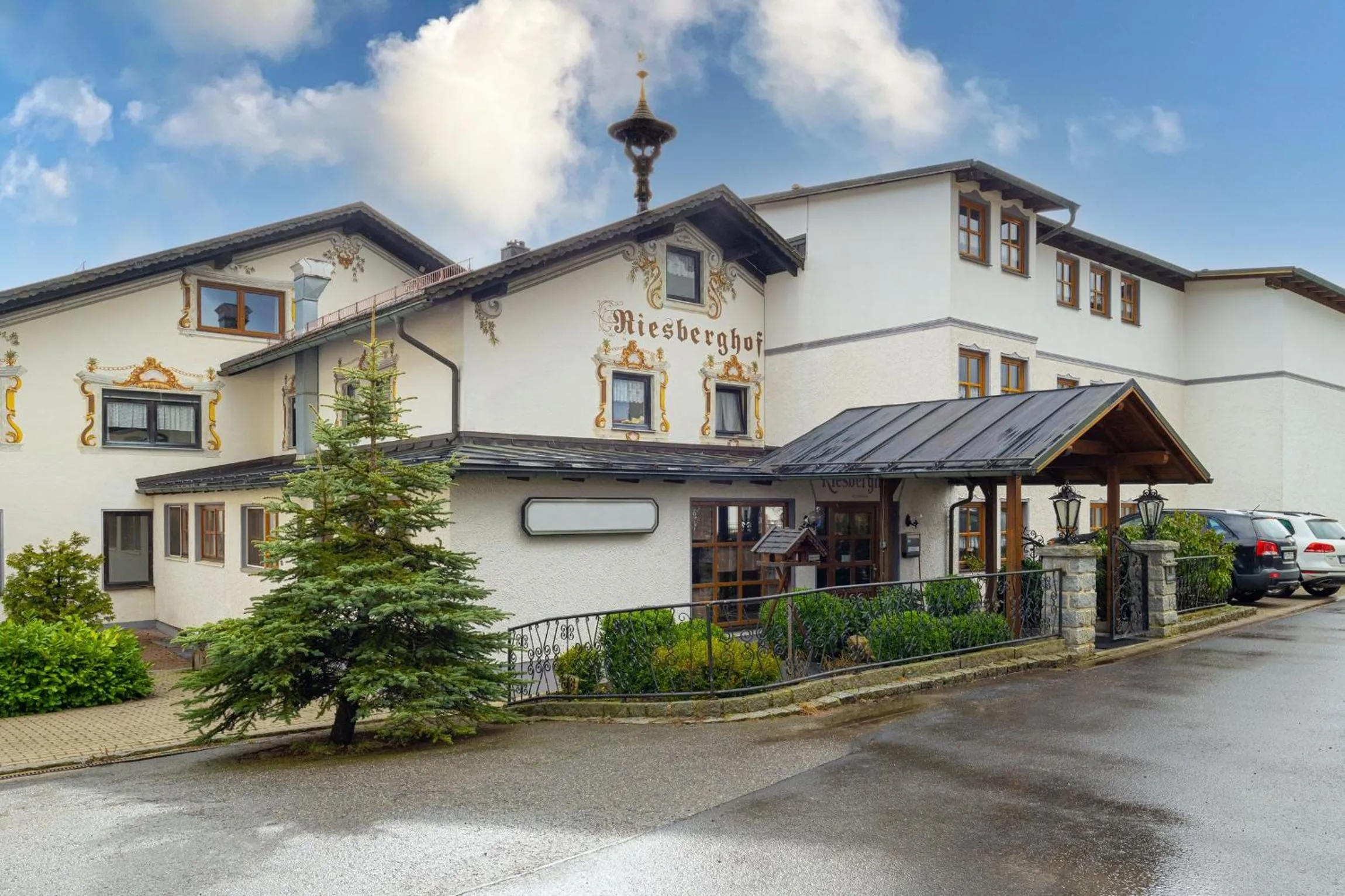Property building in Hotel Riesberghof