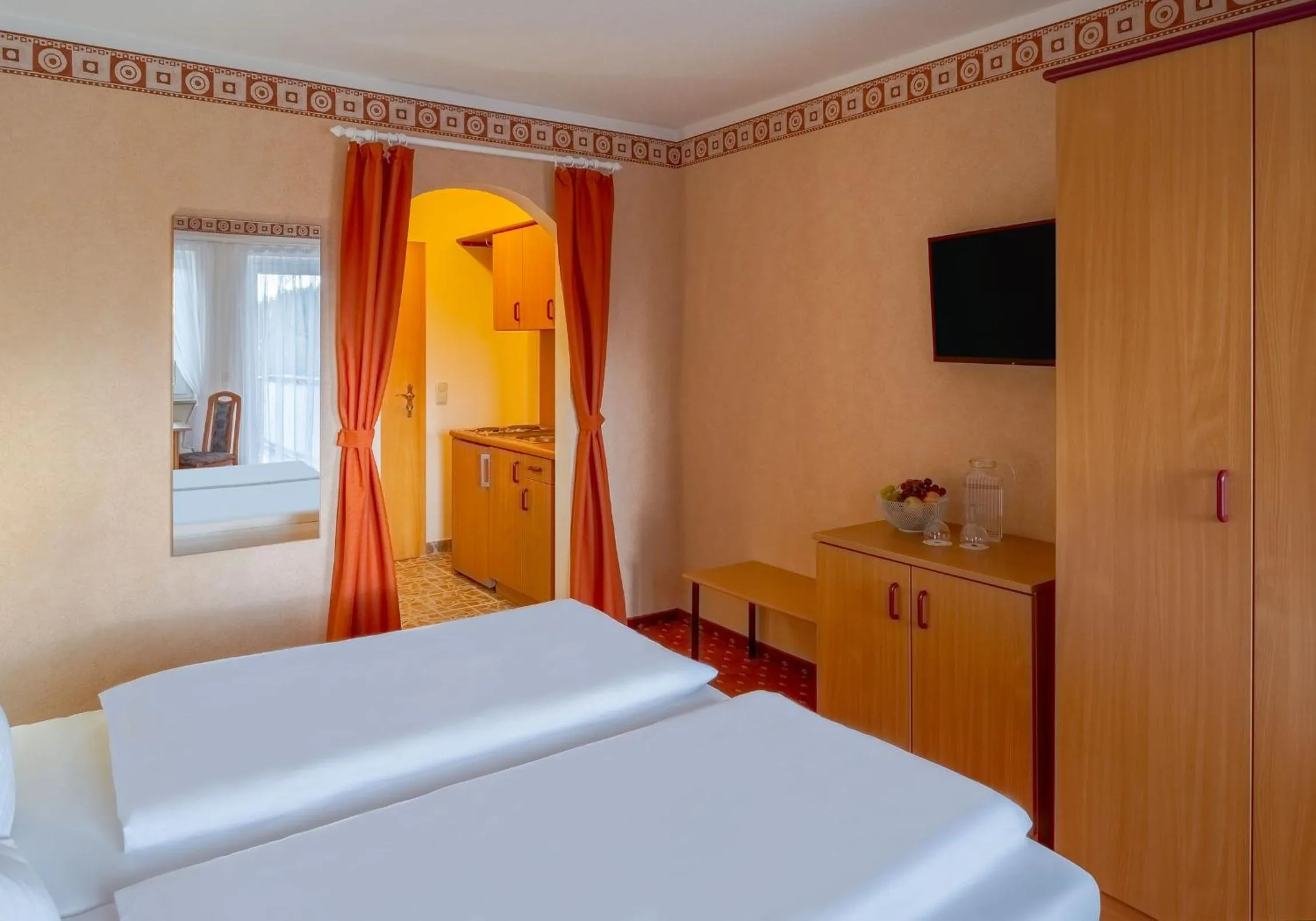 Kitchen or kitchenette, Bed in Hotel Riesberghof