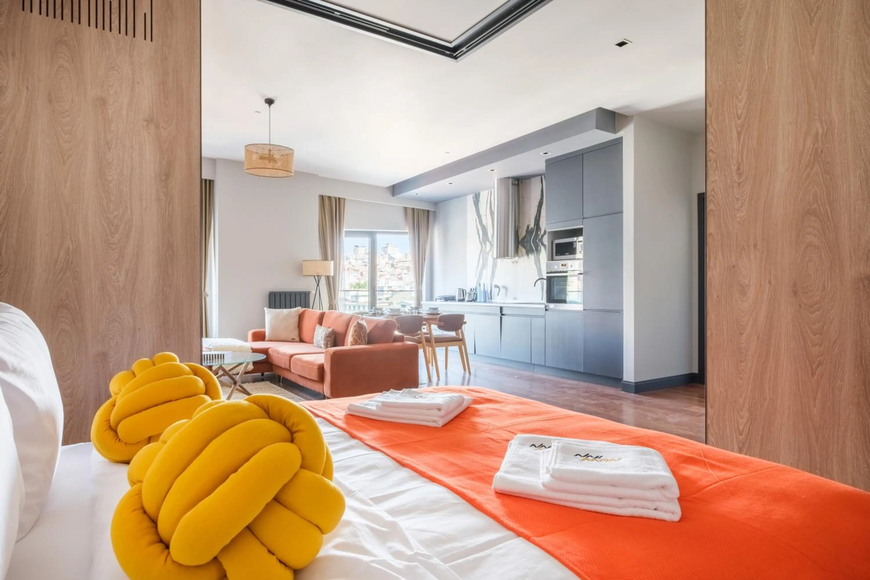 Kitchen or kitchenette, Bed in Benesta Residence by NewInn