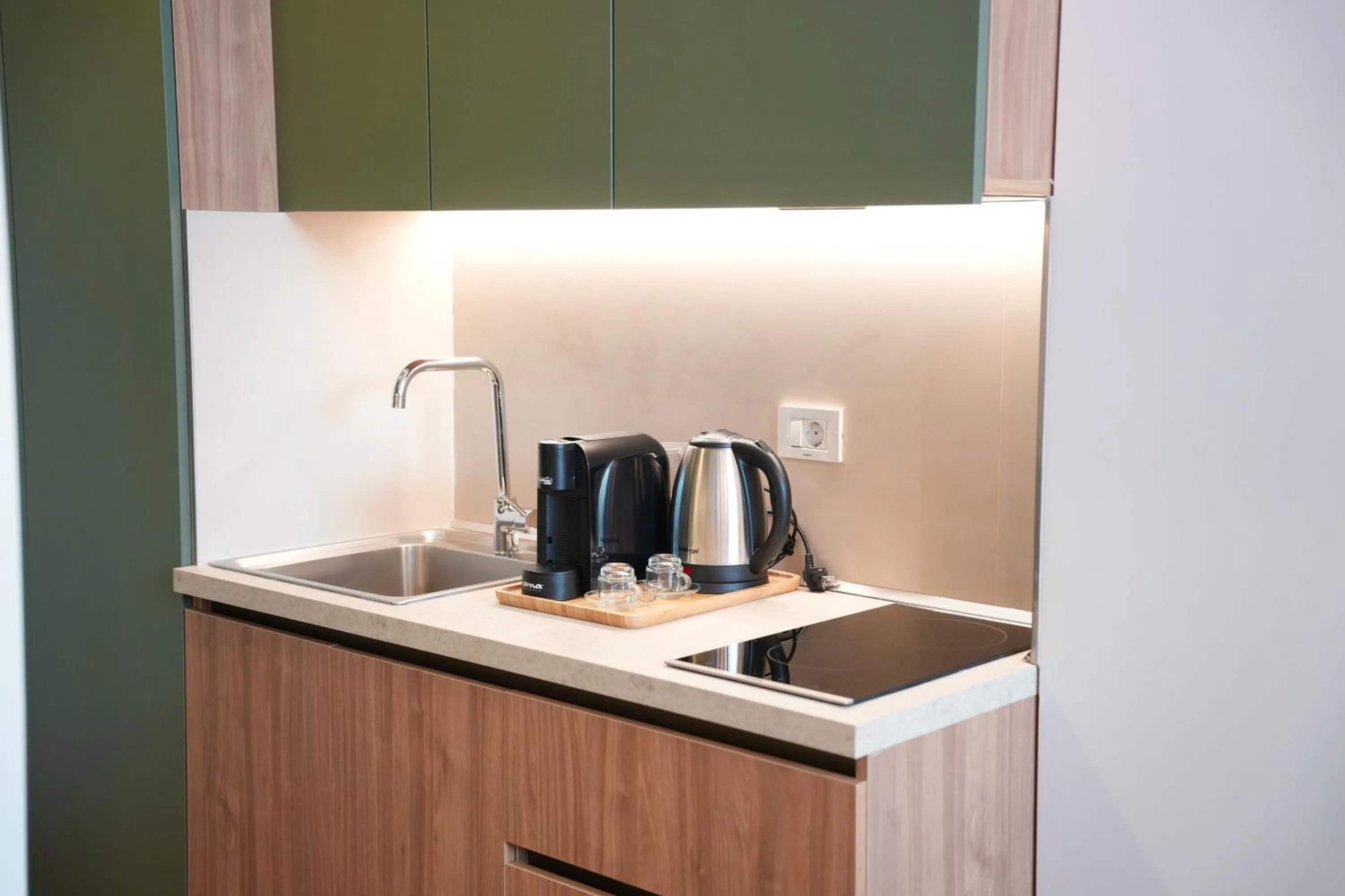 Coffee/tea facilities in Retreat Apartments