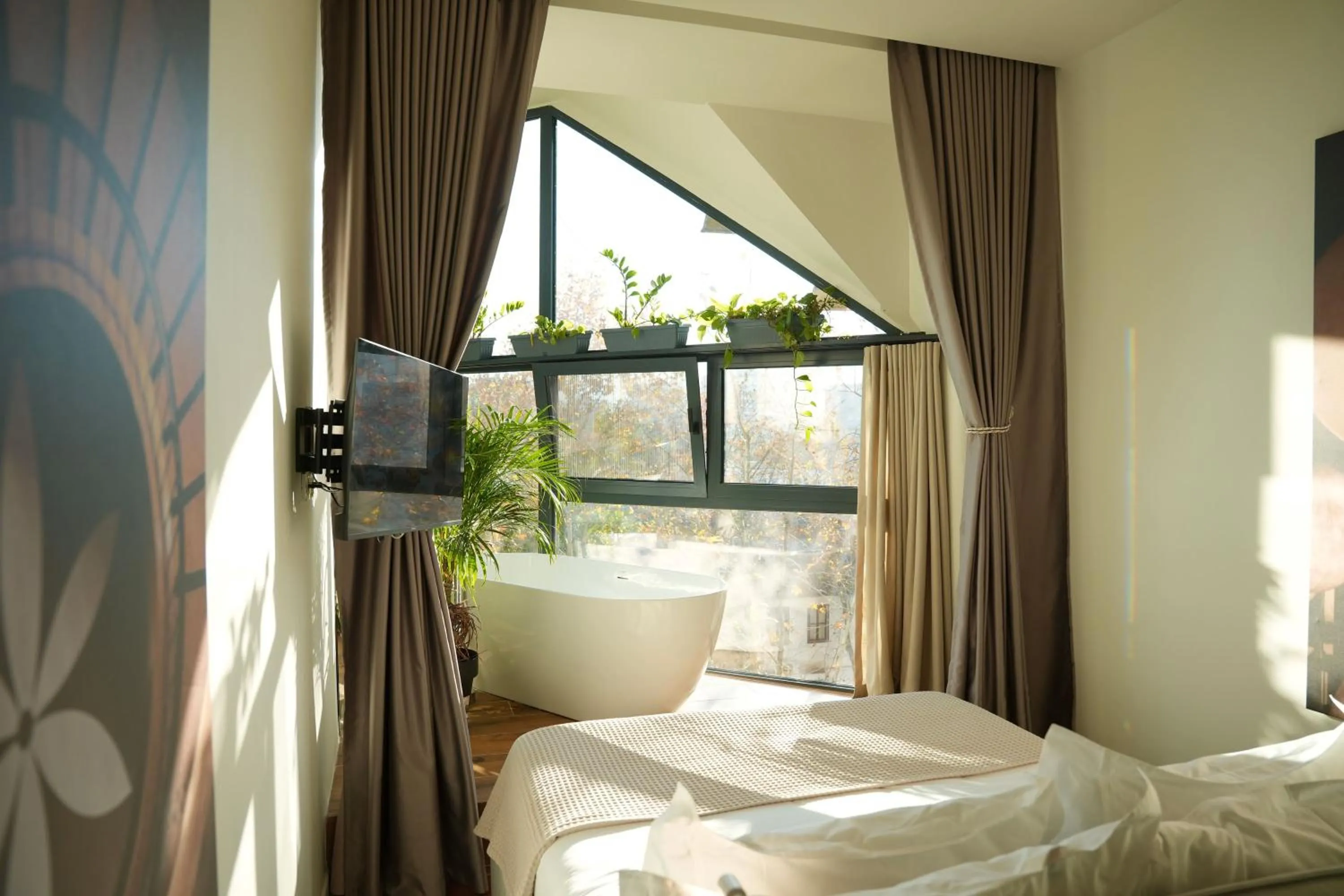 Bed in Retreat Apartments