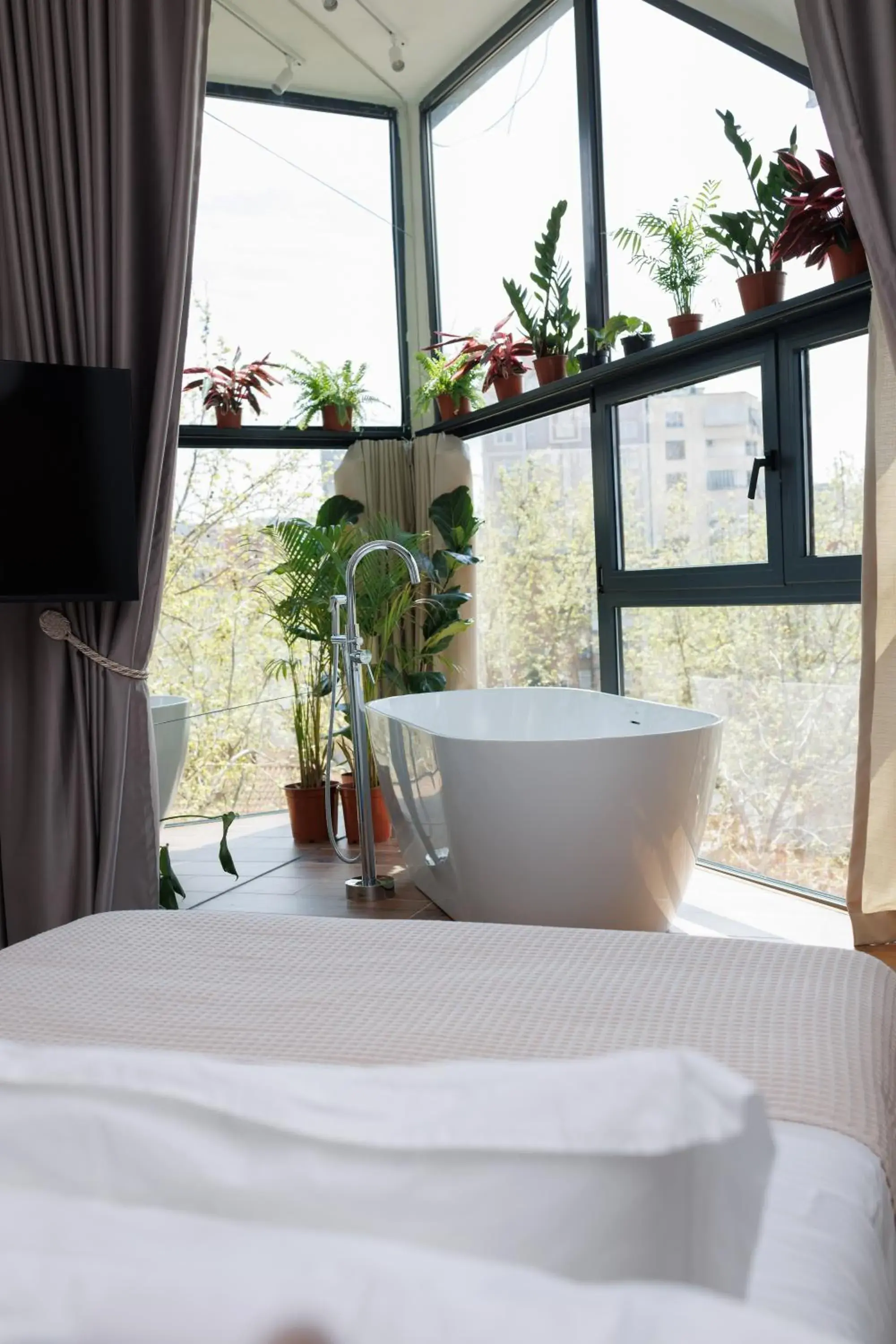 Large Double Room in Retreat Apartments Large Double Room in Retreat Apartments