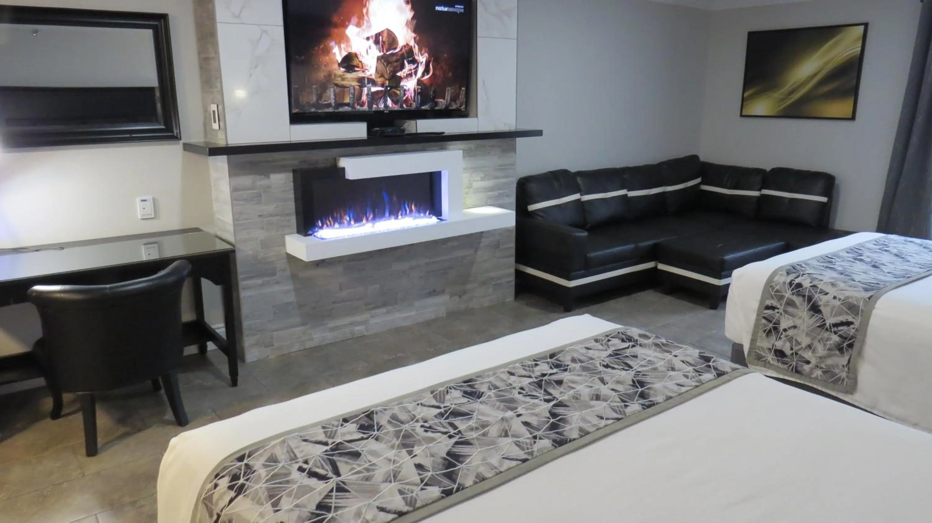 Bed in Dockside Suites