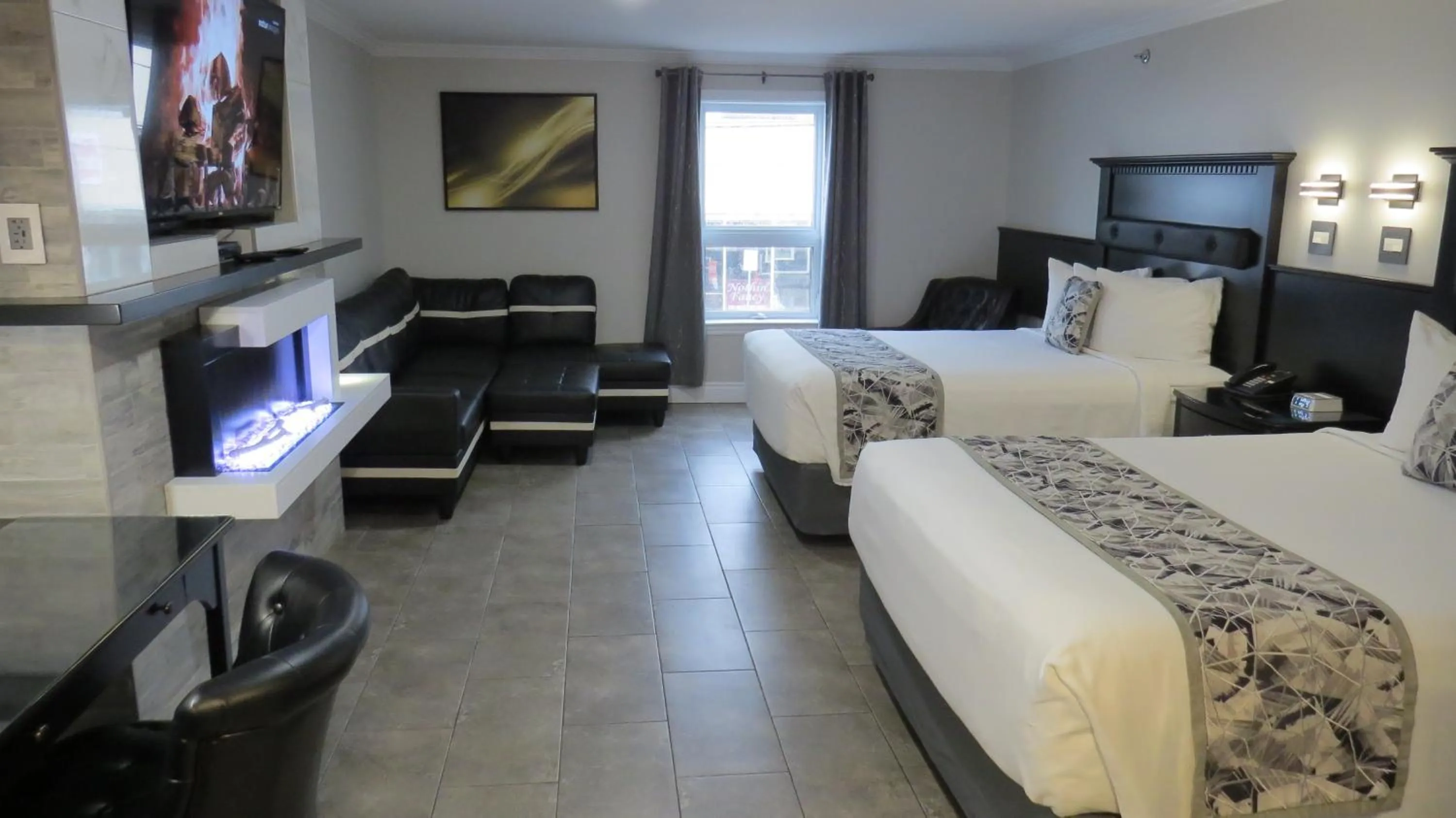 Bed in Dockside Suites