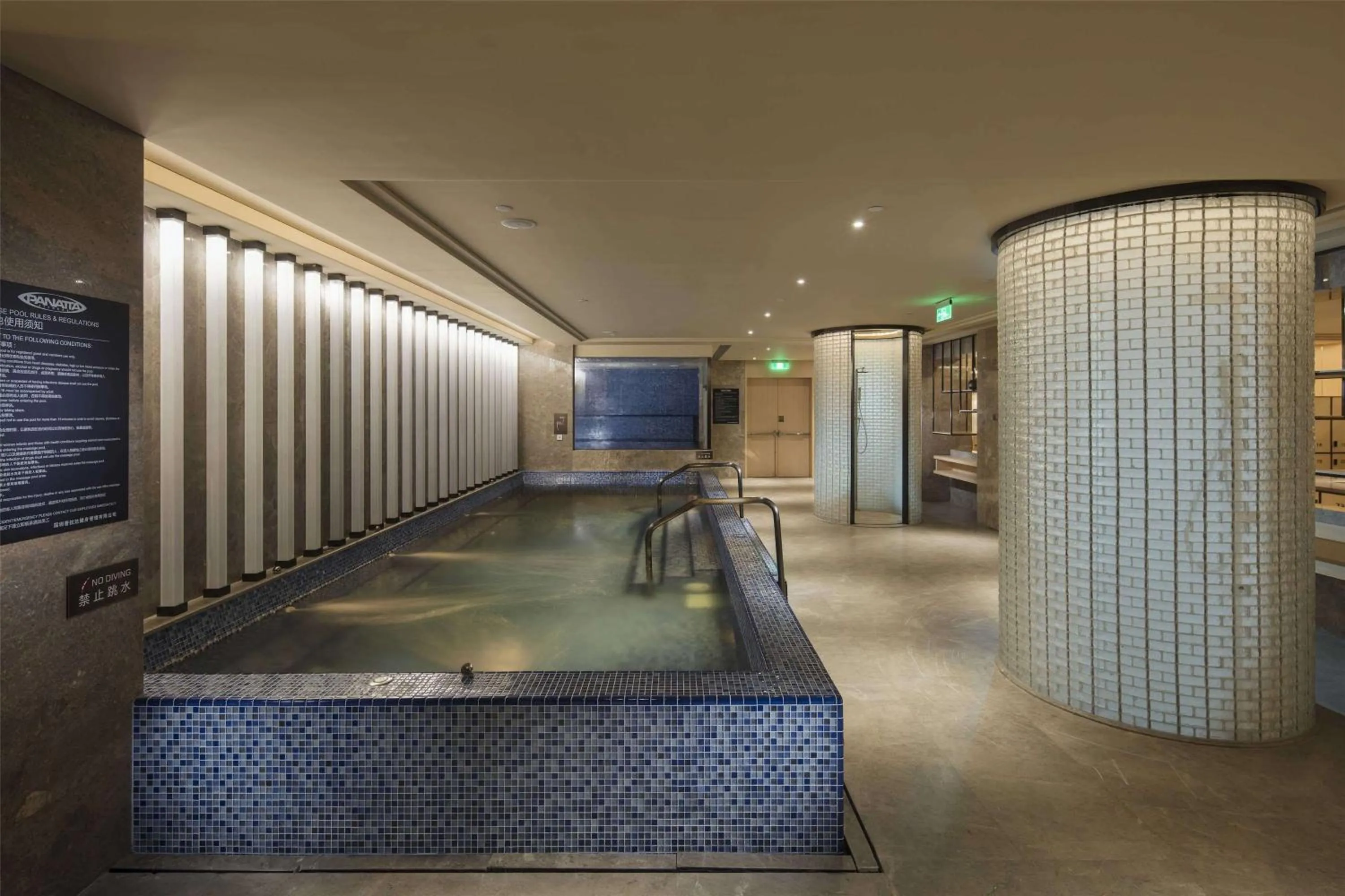 Hot Tub in Hilton Shenzhen Shekou Nanhai