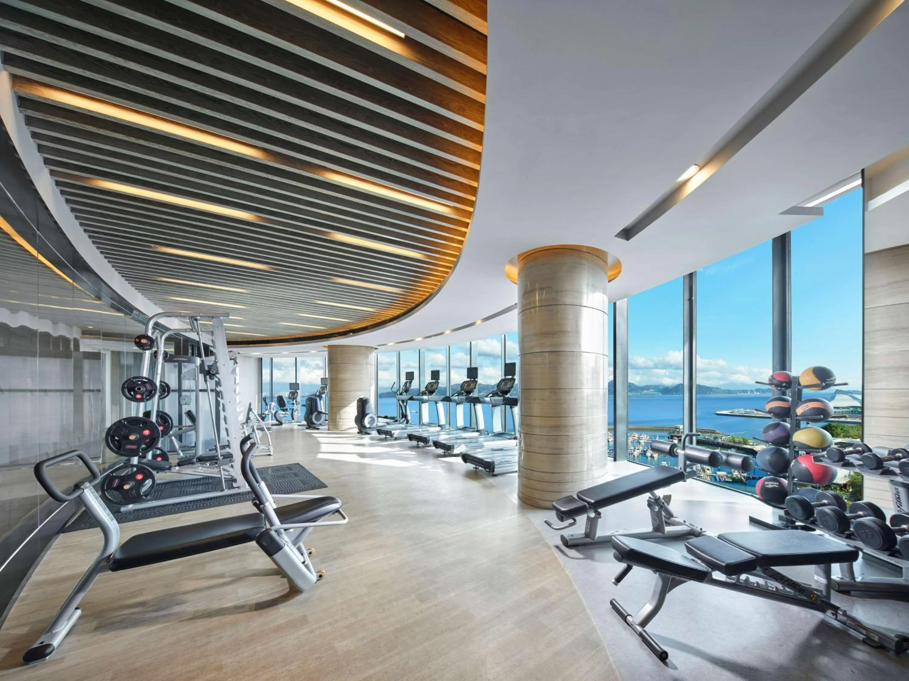 Fitness centre/facilities in Hilton Shenzhen Shekou Nanhai